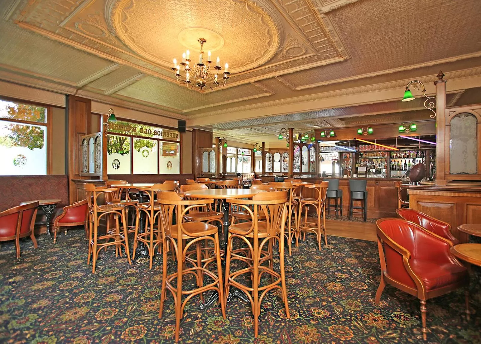 Lounge or bar in Millennium Hotel Paris Charles De Gaulle