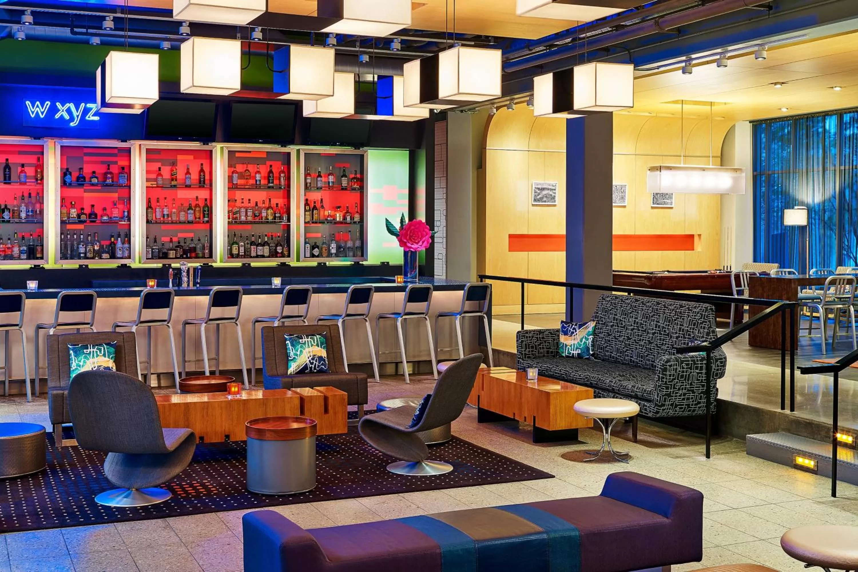 Lounge or bar in Aloft Chicago O'Hare
