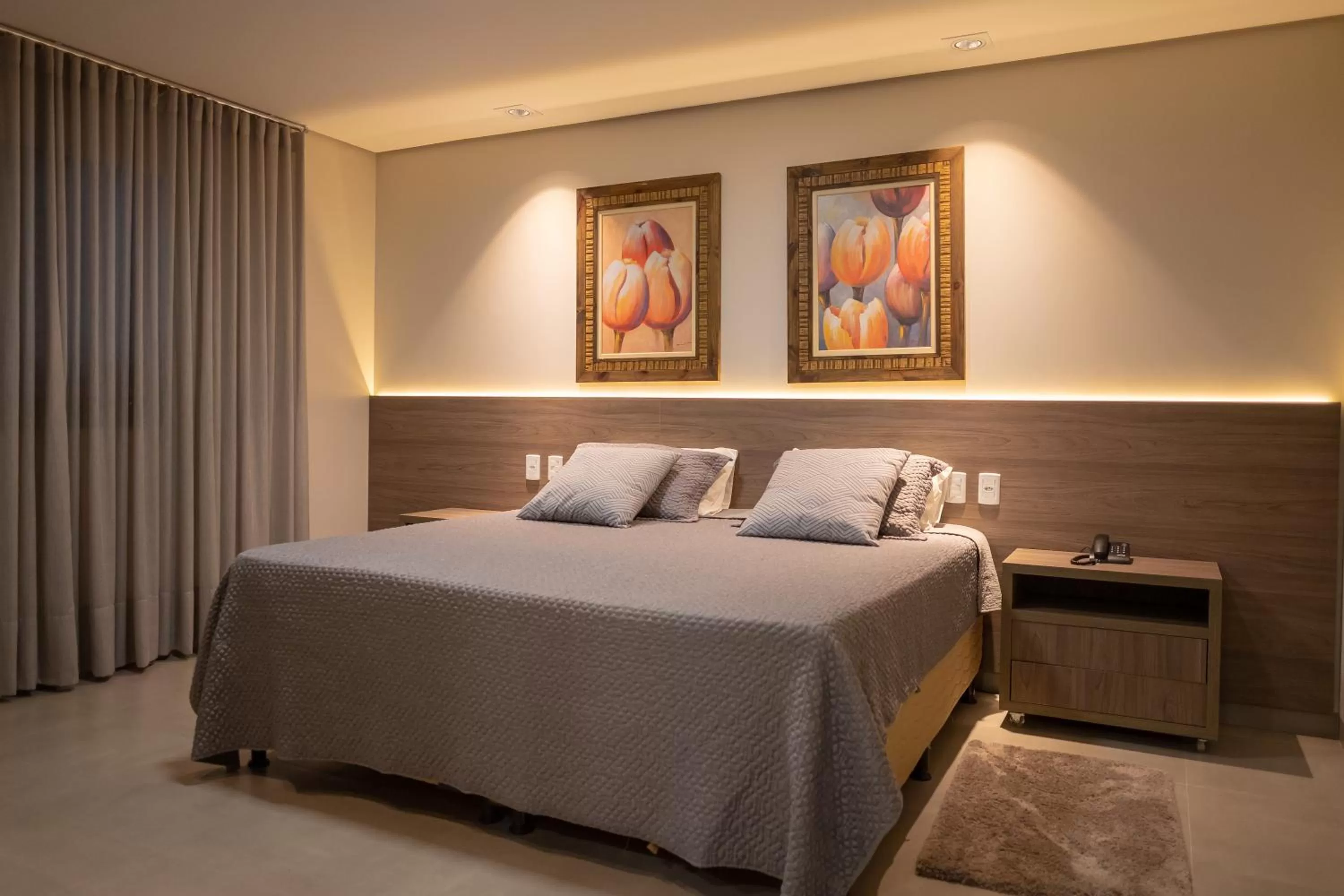 Deluxe Suite with Spa Bath in Bravo's Hotel