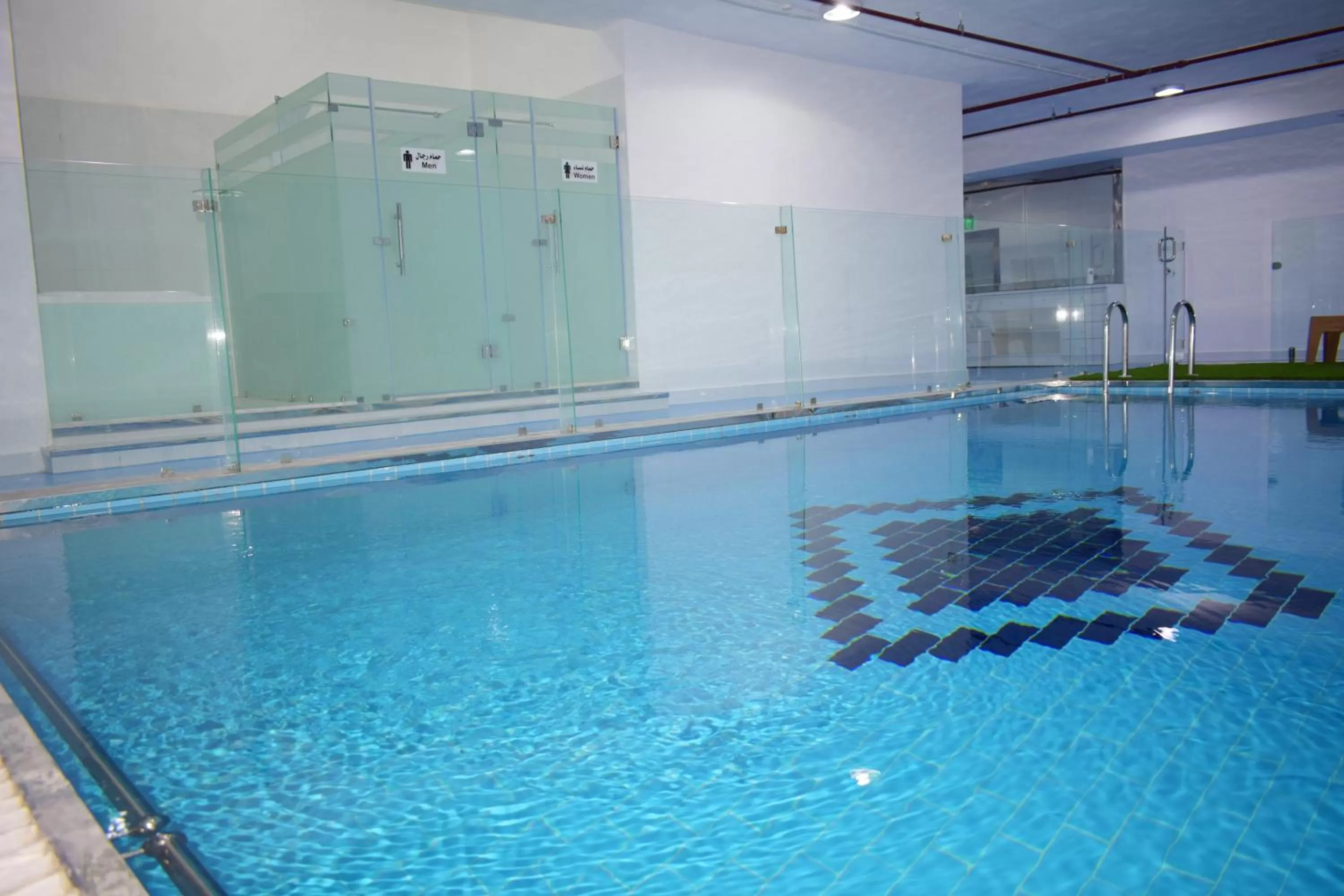 Swimming Pool in Atlantis Suites Hotel