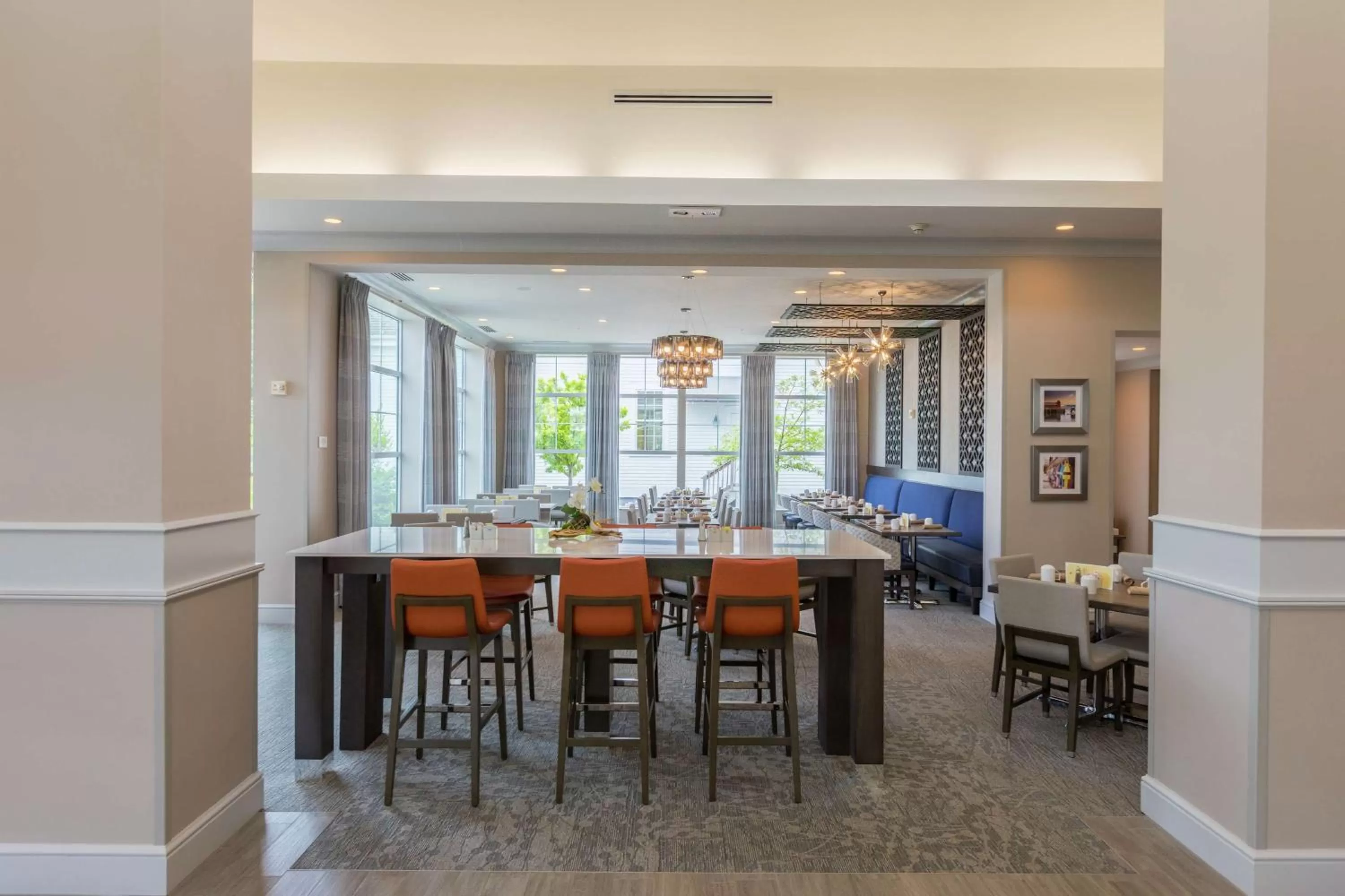 Restaurant/places to eat in Hilton Garden Inn Freeport Downtown