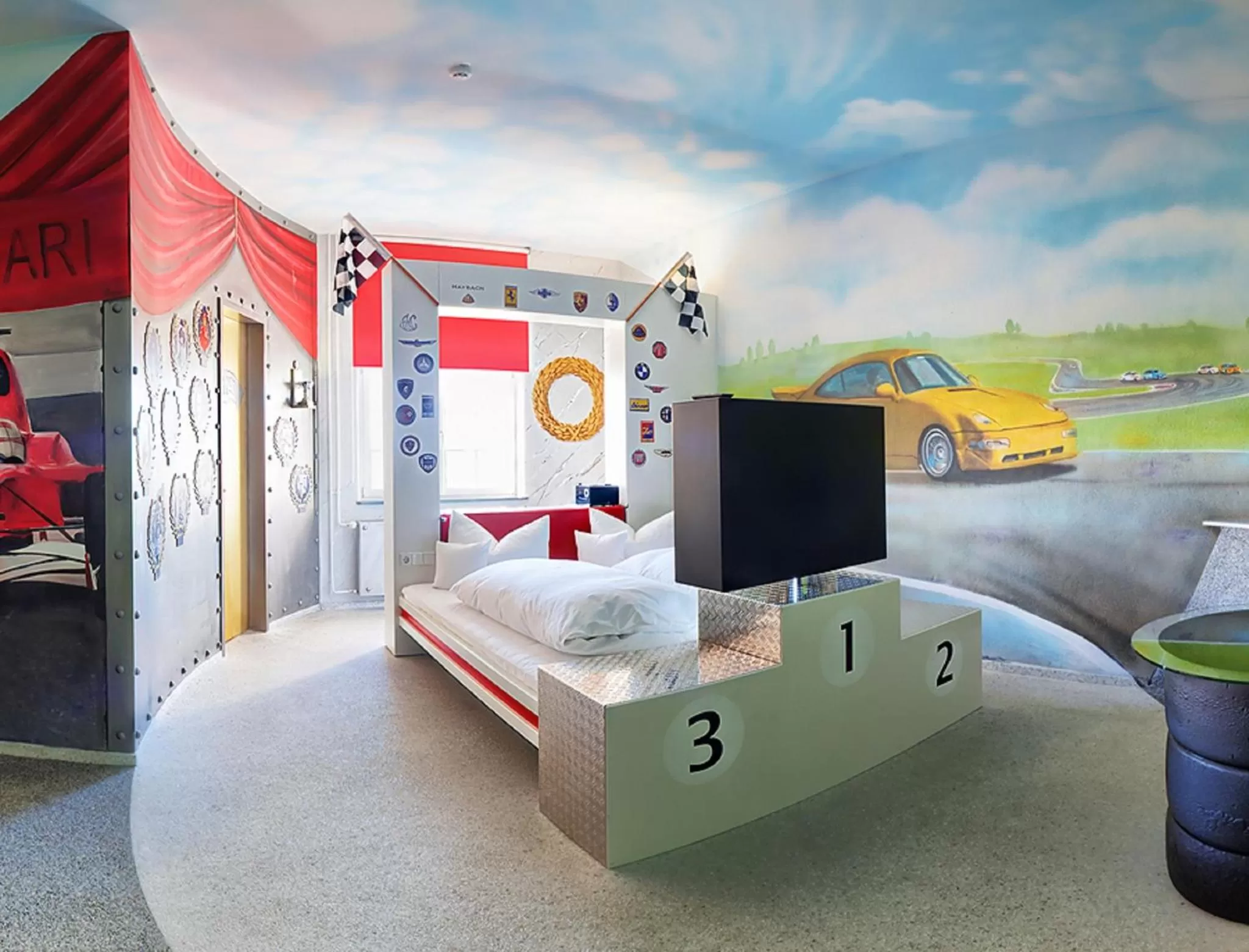 Bed in V8 HOTEL Classic Motorworld Region Stuttgart