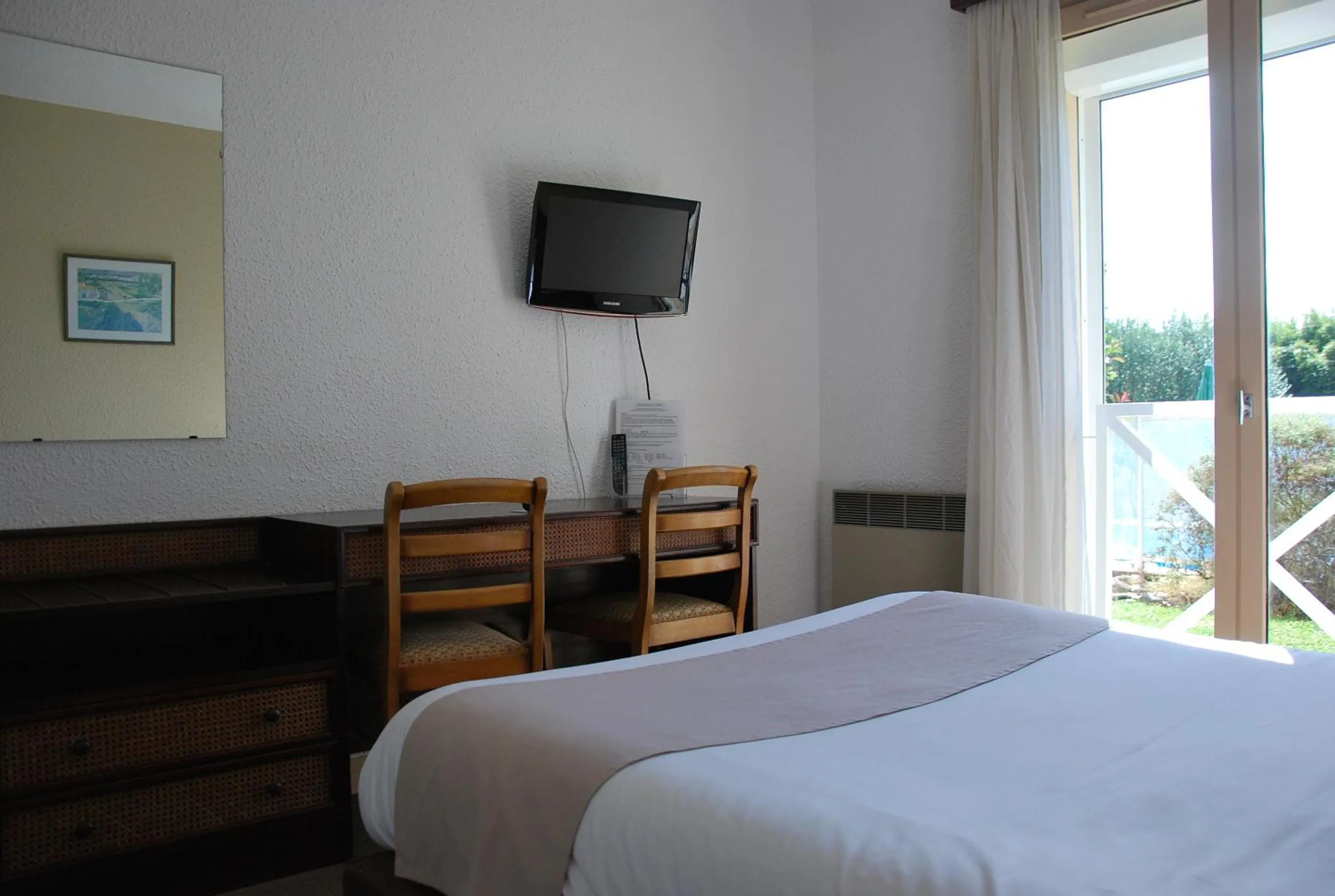 Decorative detail, Bed in Hôtel Le Barry, Toulouse Nord
