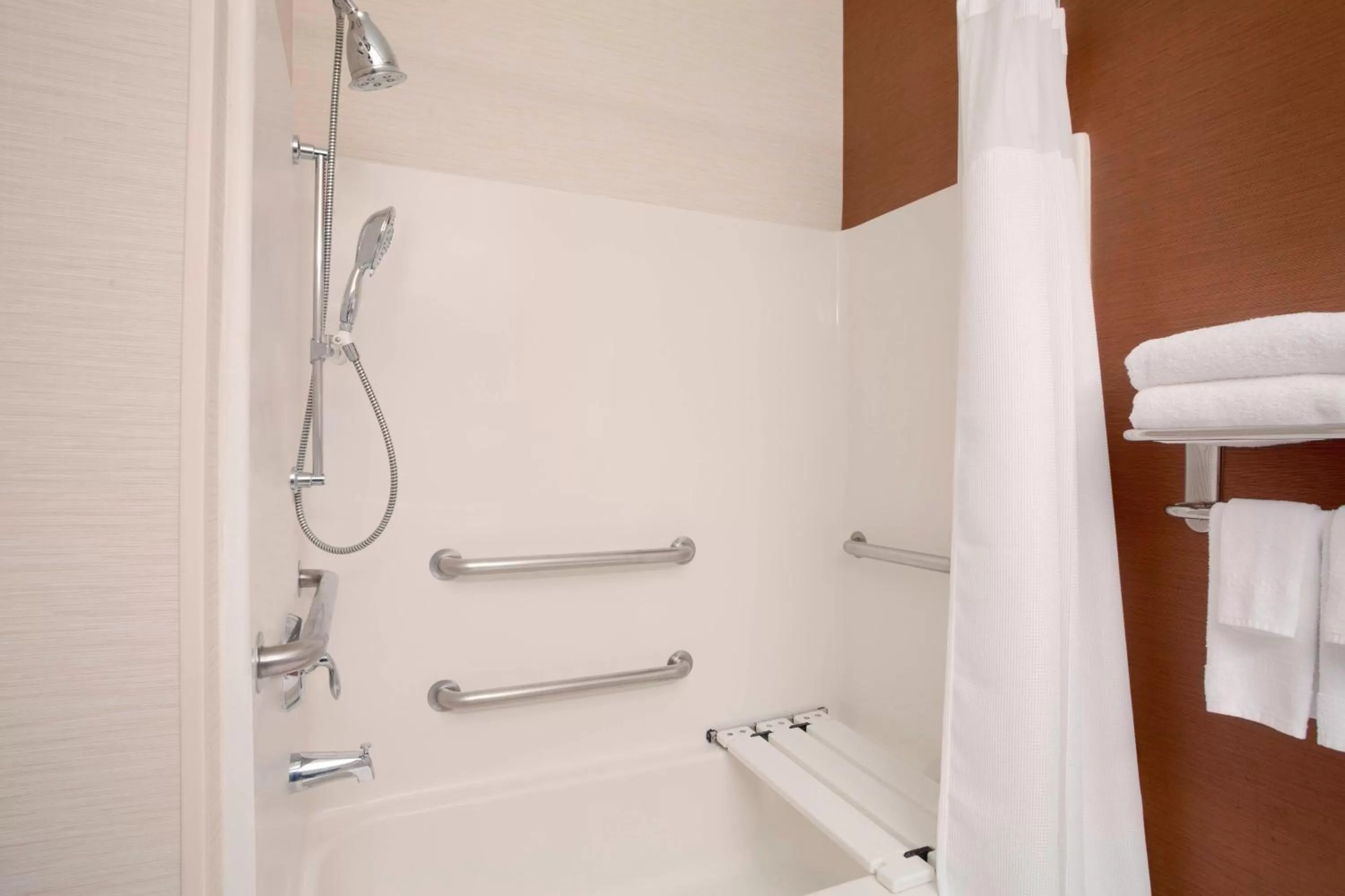 Bathroom in Fairfield Inn & Suites by Marriott Houston Energy Corridor/Katy Freeway