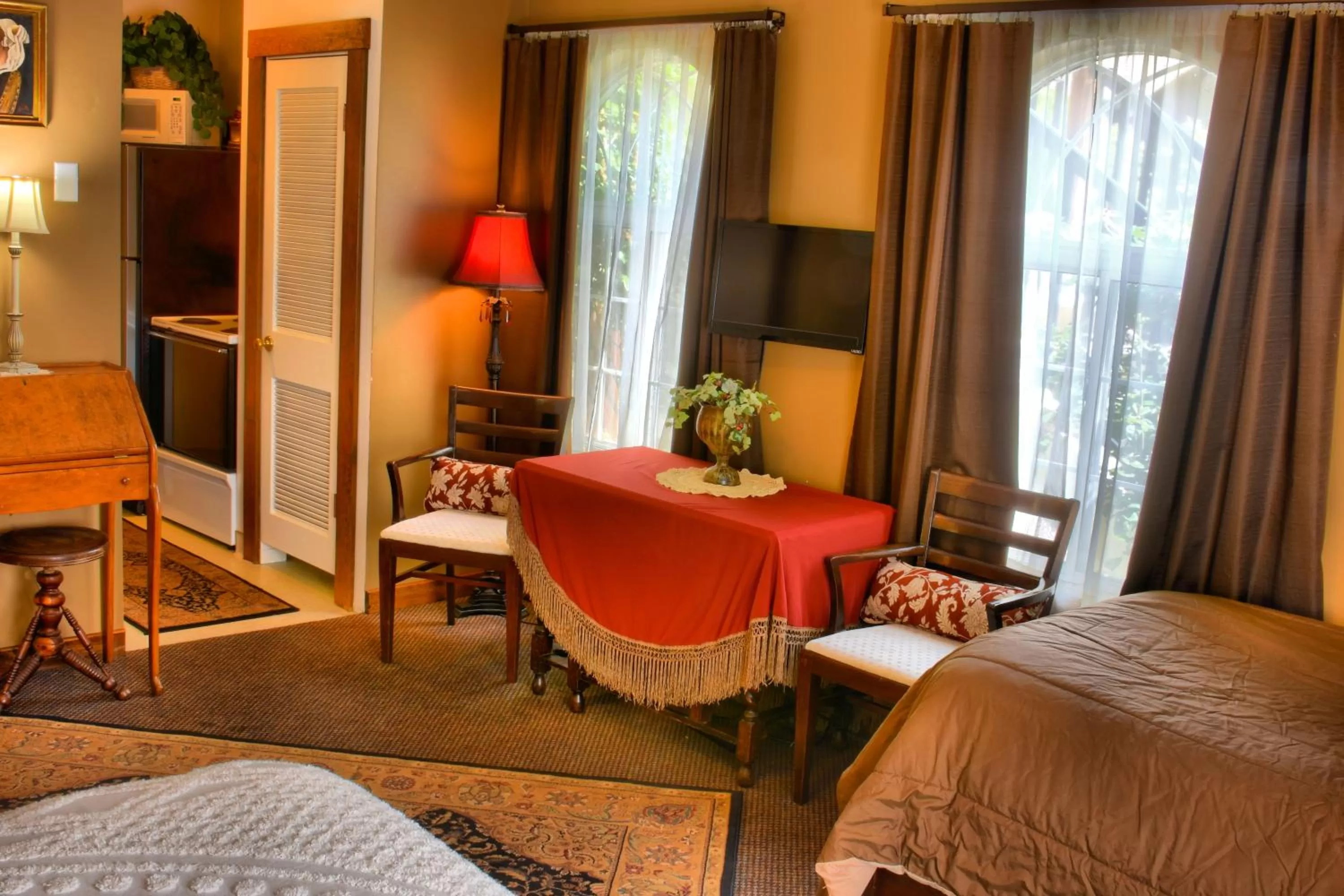 Seating Area in Bard's Inn