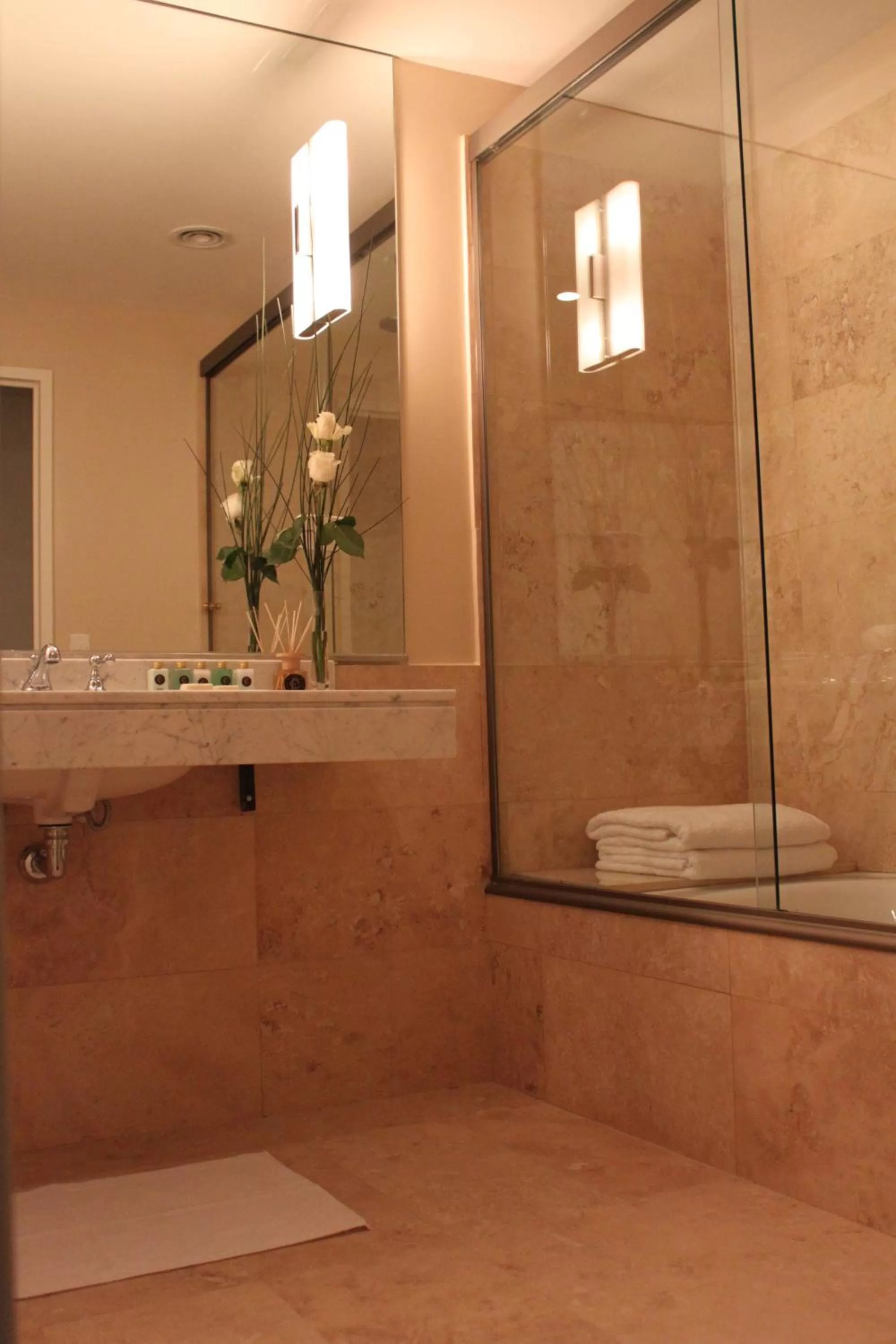 Bathroom in Hotel Club Frances