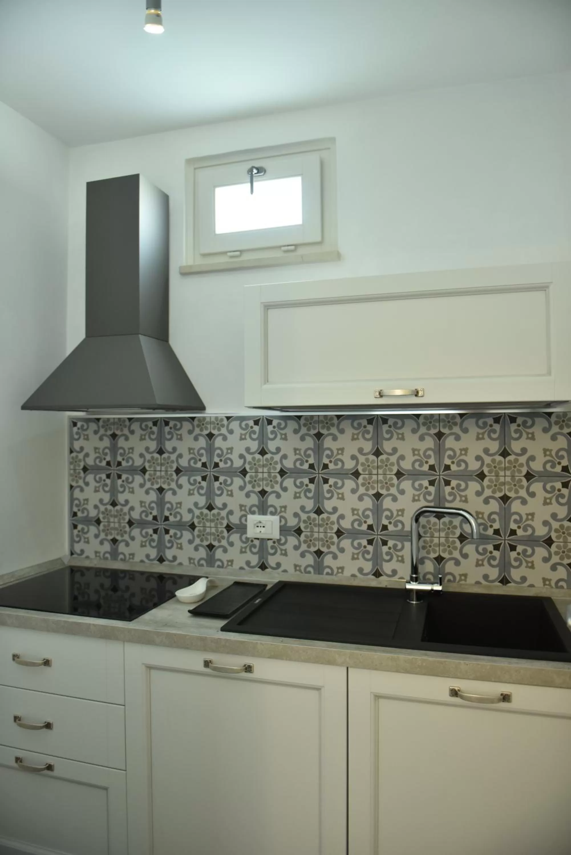 Kitchen or kitchenette in Tobacco Suite