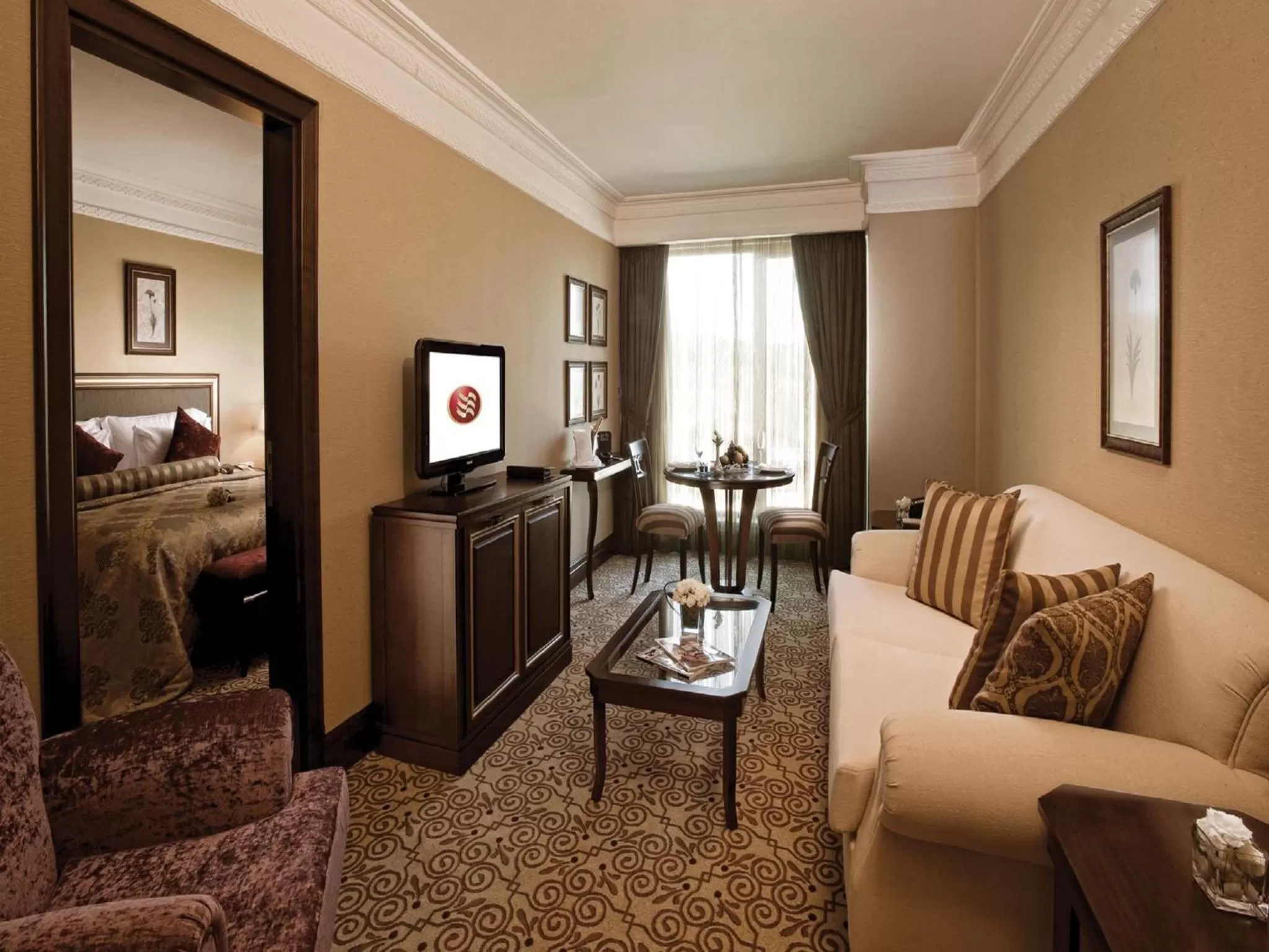 Living room in Crowne Plaza Istanbul Asia by IHG