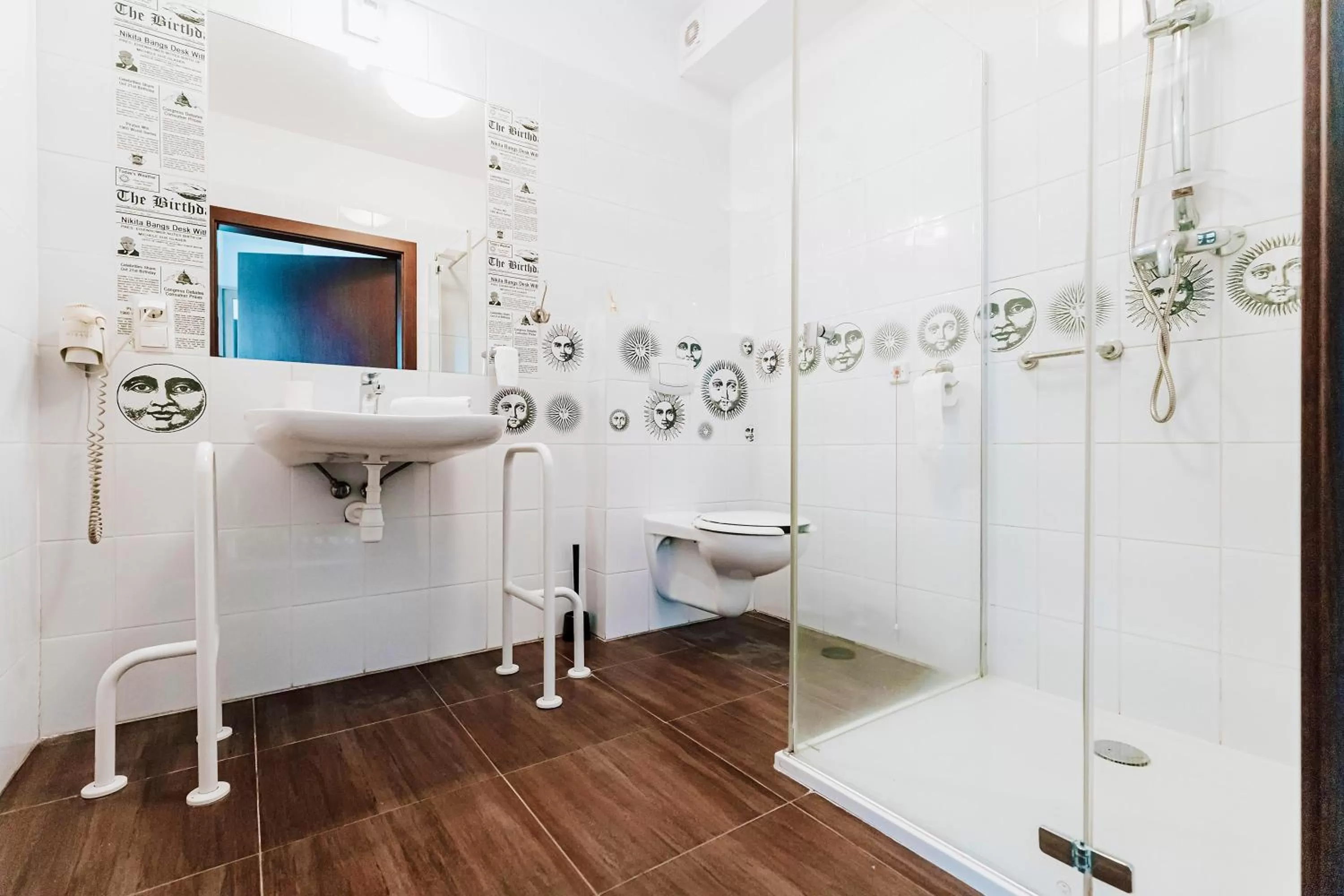 Shower in Hotel Willowa