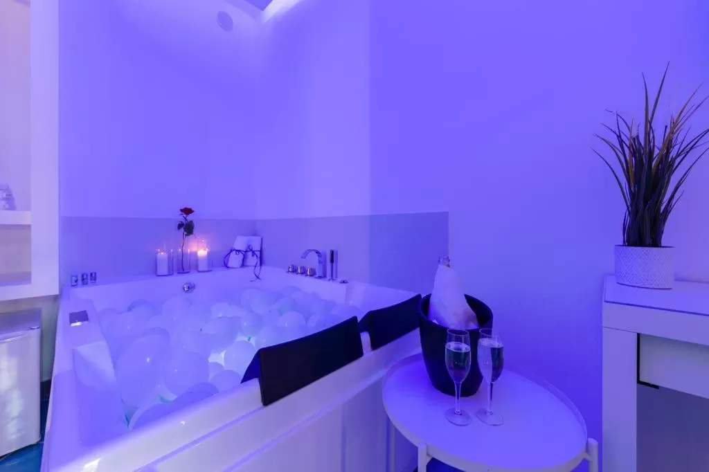 Hot Tub in Agave Hotel