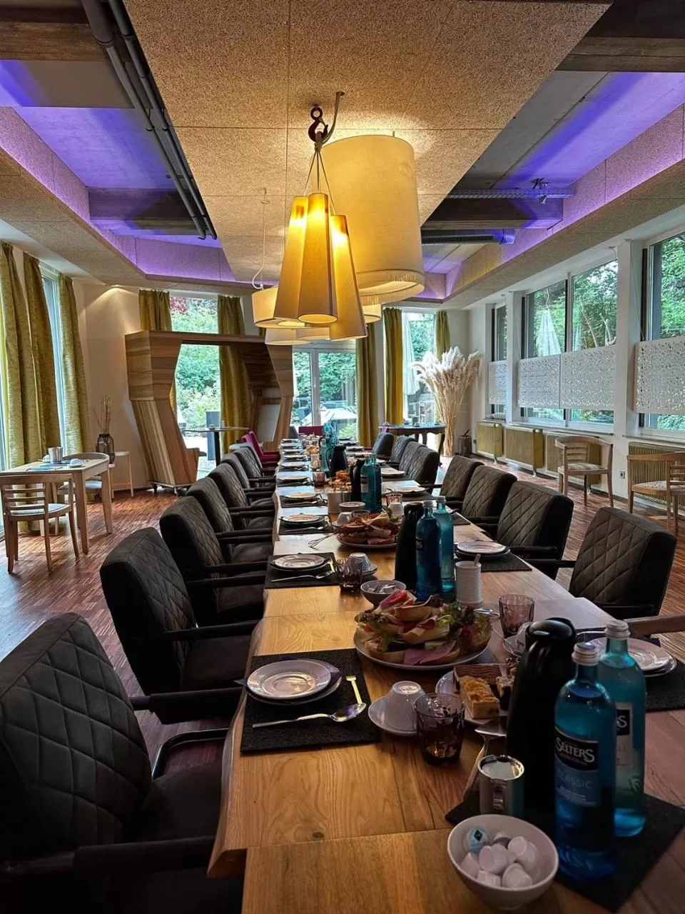 Restaurant/places to eat in Hotel Ambiente