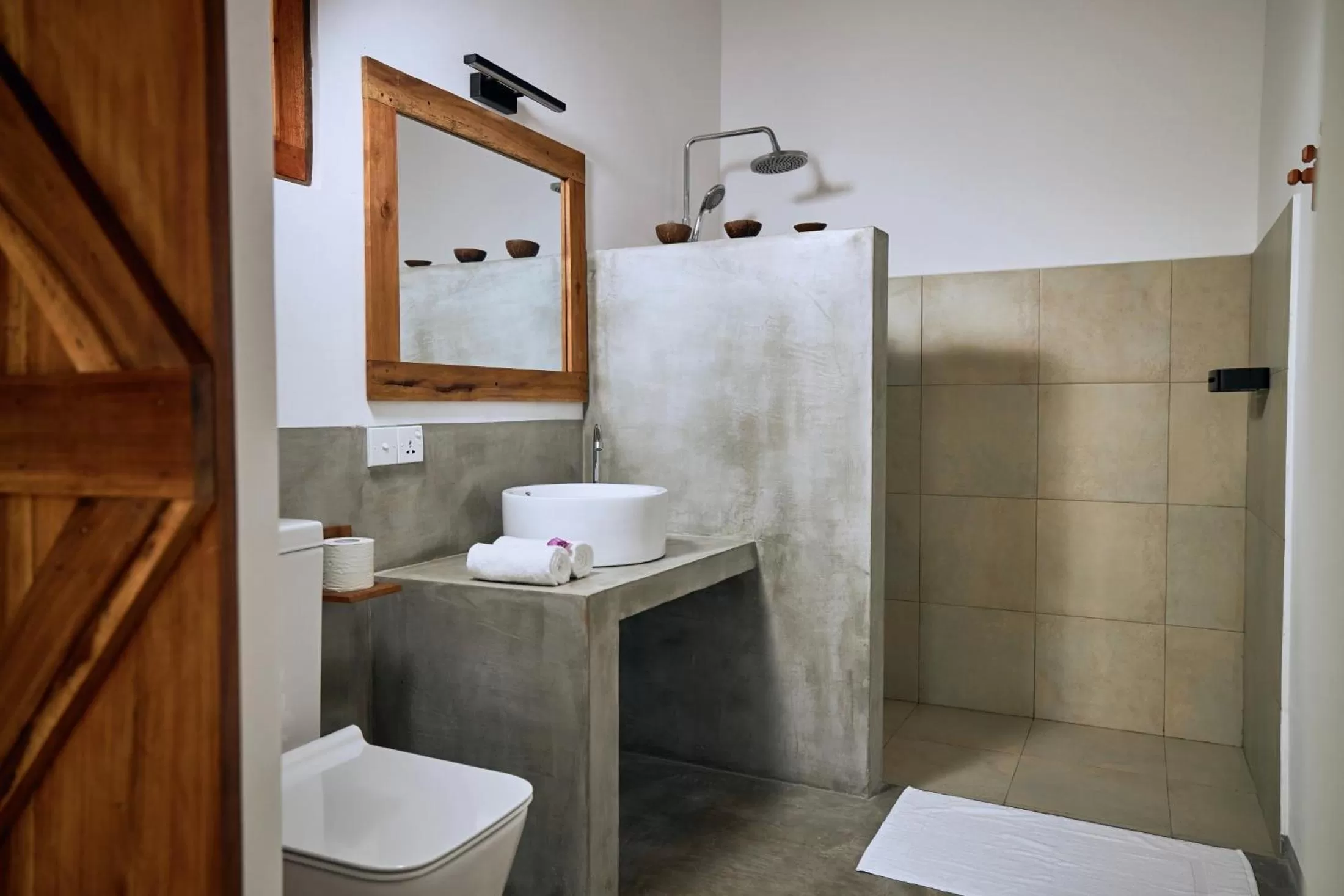 Shower in Simply Peace