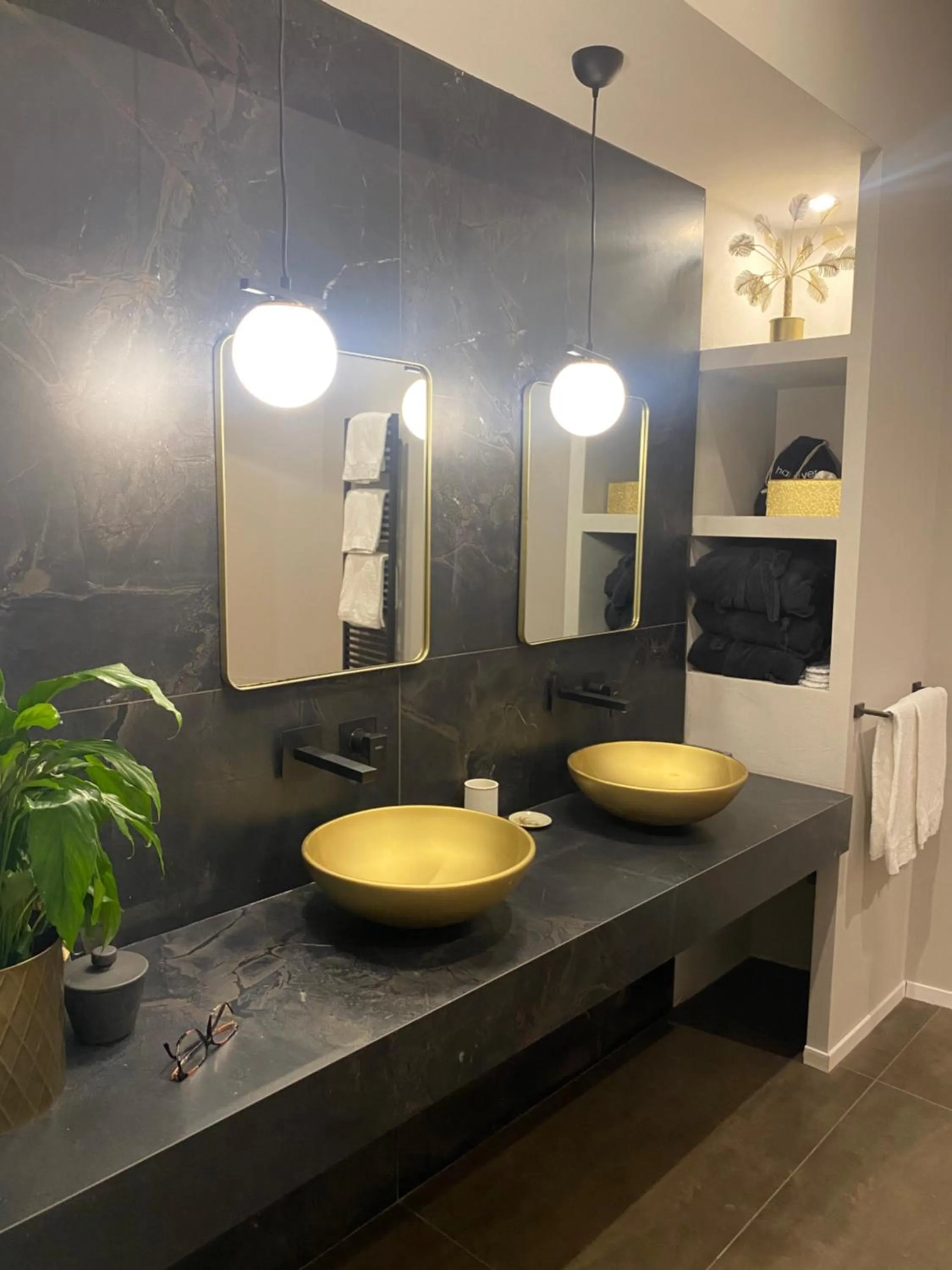 Bathroom in INTO the heart of MILAN Aparthotel