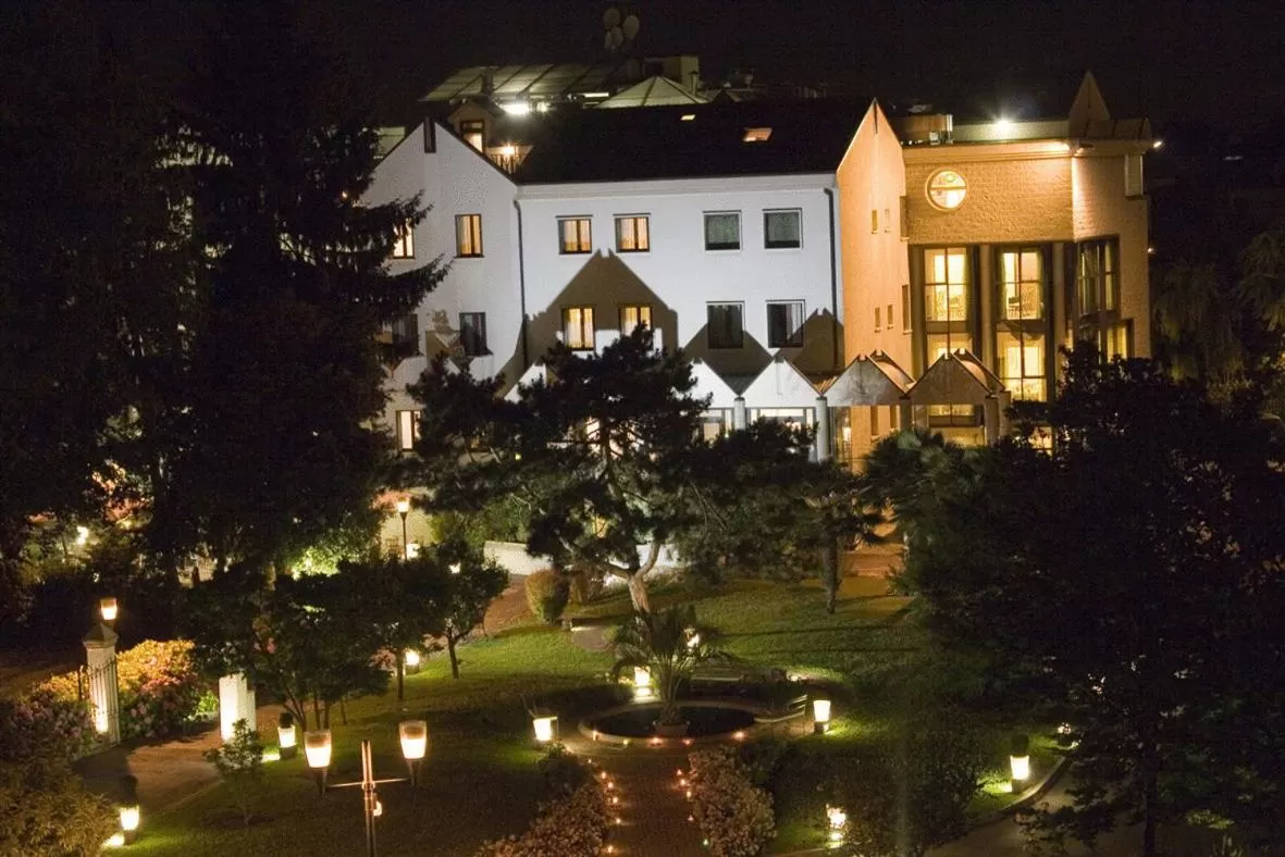 Facade/entrance in Park Hotel Ai Pini & Restaurant Ai Pini