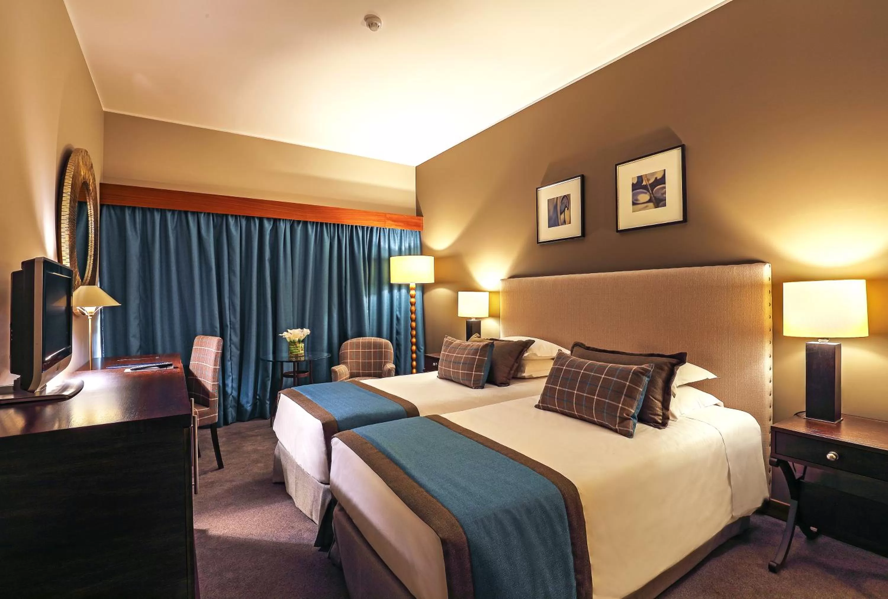 Photo of the whole room, Bed in Verdi Santarém