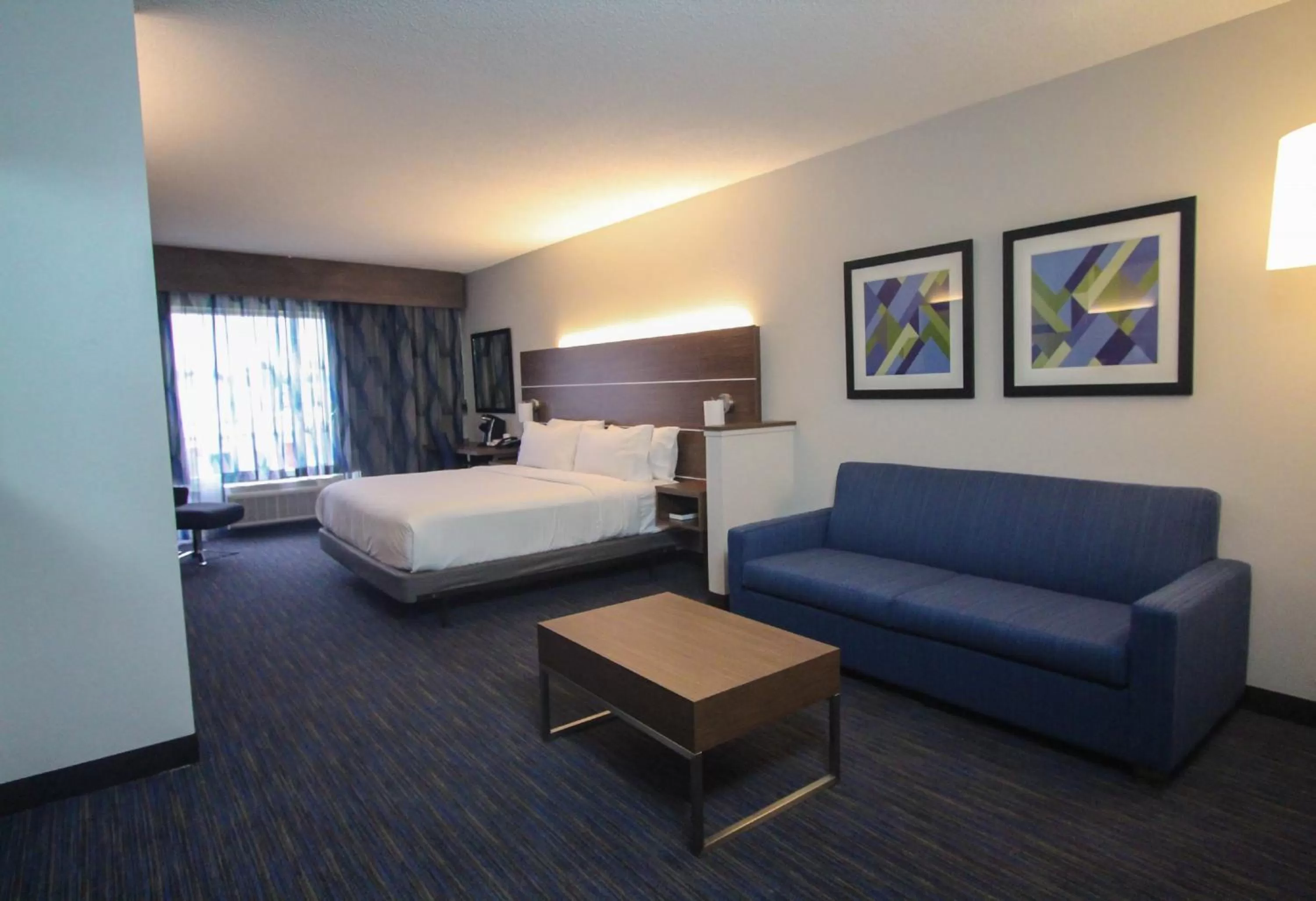 Photo of the whole room, Bed in Holiday Inn Express Hotel & Suites Charleston - North by IHG