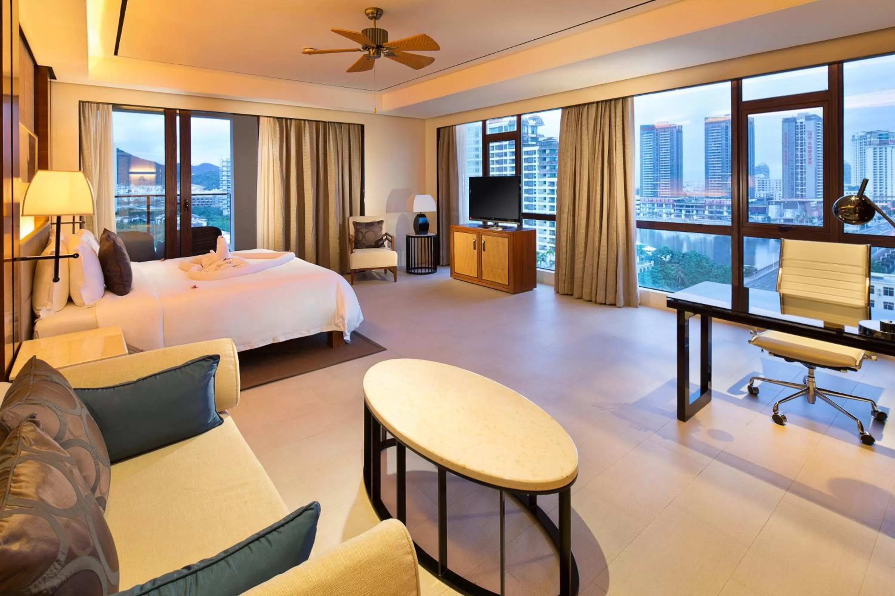Photo of the whole room, Bed in Crowne Plaza Sanya City Center by IHG