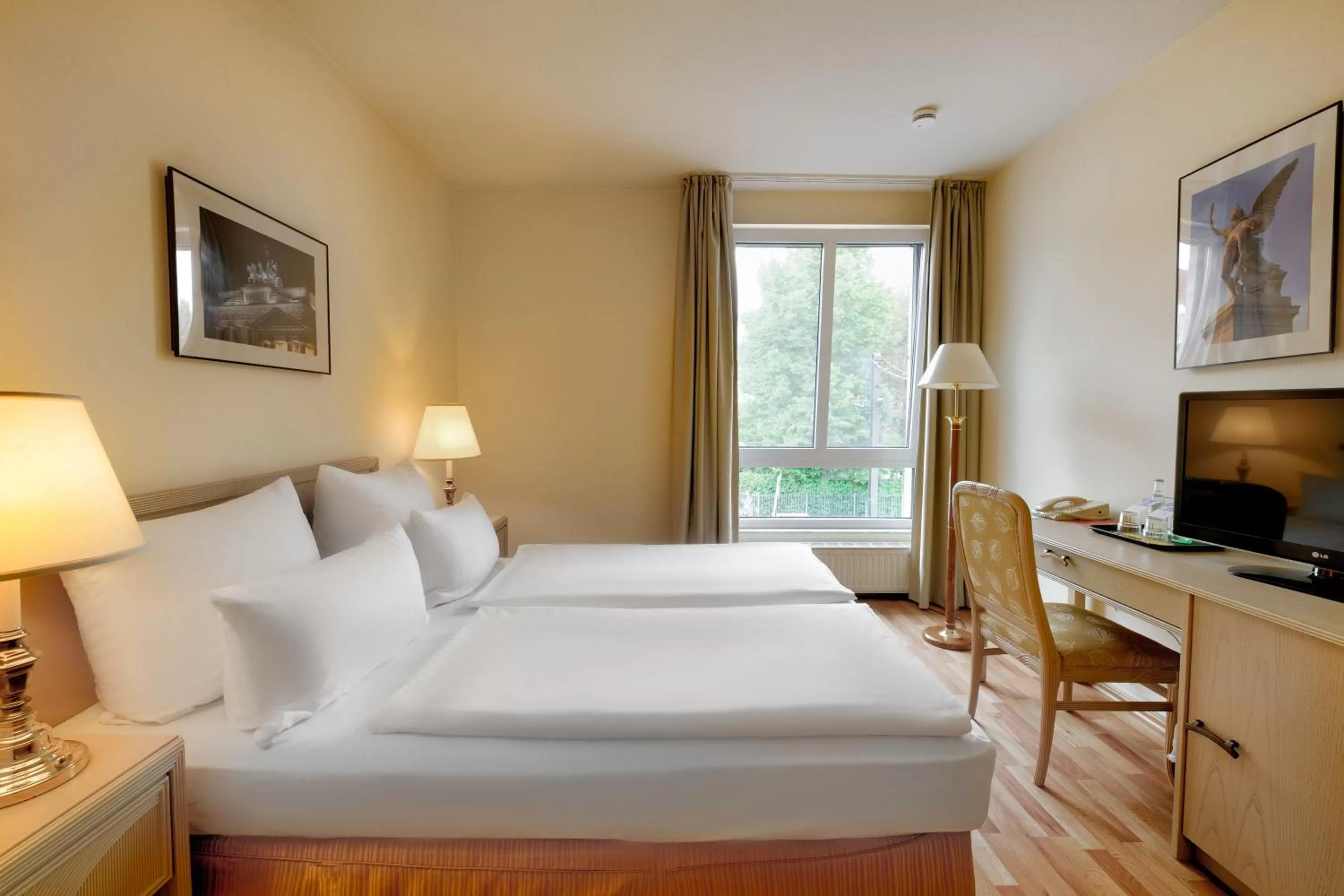 Bed in Hotel am Schloß Köpenick by Golden Tulip