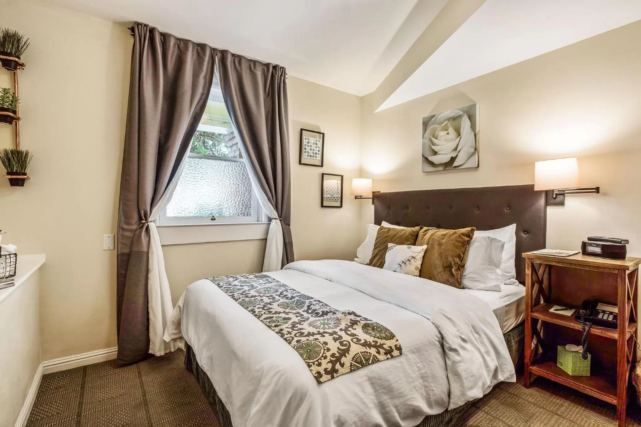 Bed in Parker Guest House