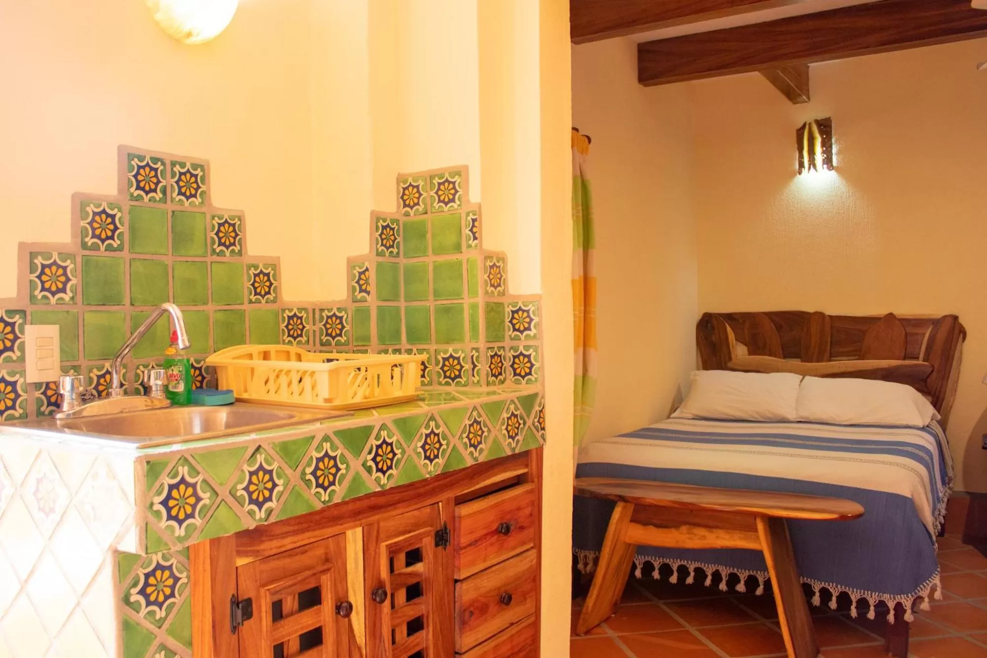 kitchen, Bed in Hotel Casamar Suites