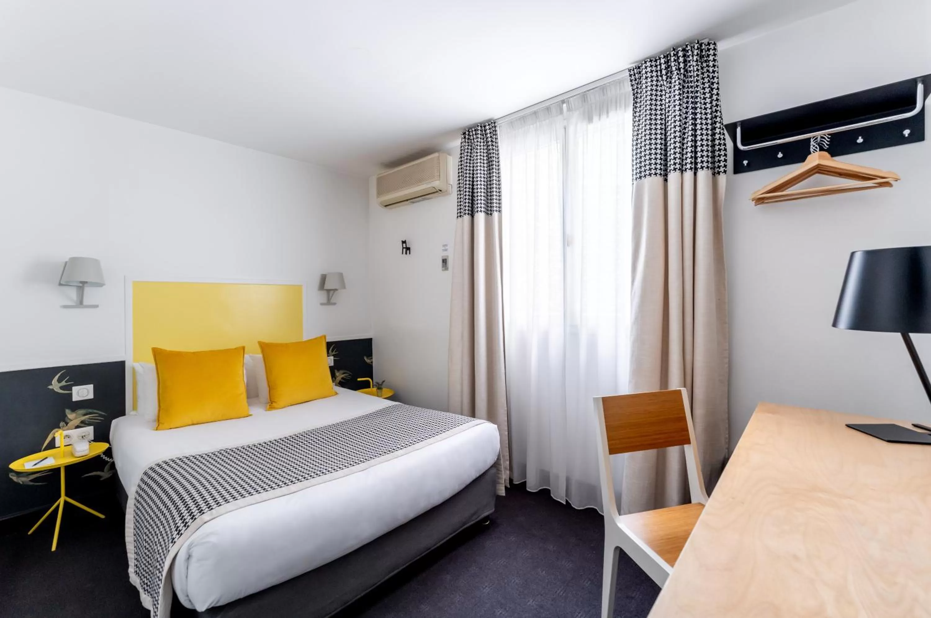 Bedroom, Bed in Hotel George - Astotel