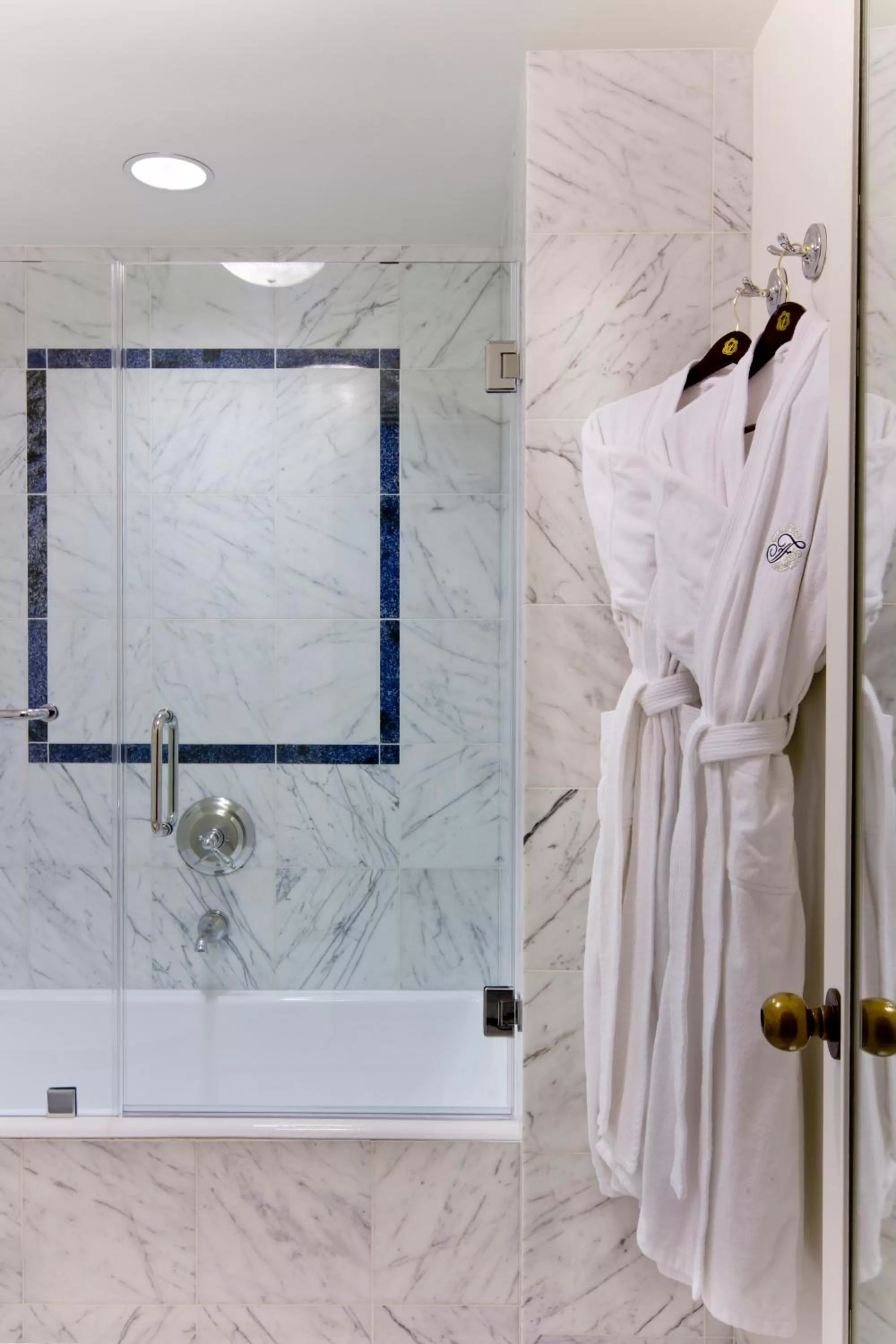 Bathroom in Fairmont Miramar Hotel & Bungalows