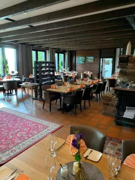 Restaurant/places to eat in Burg Wassenberg