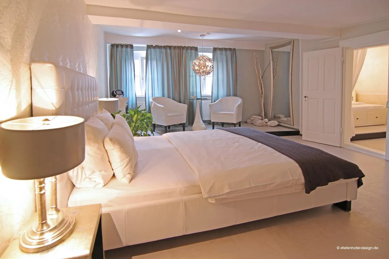 Photo of the whole room, Bed in Elements Hotel