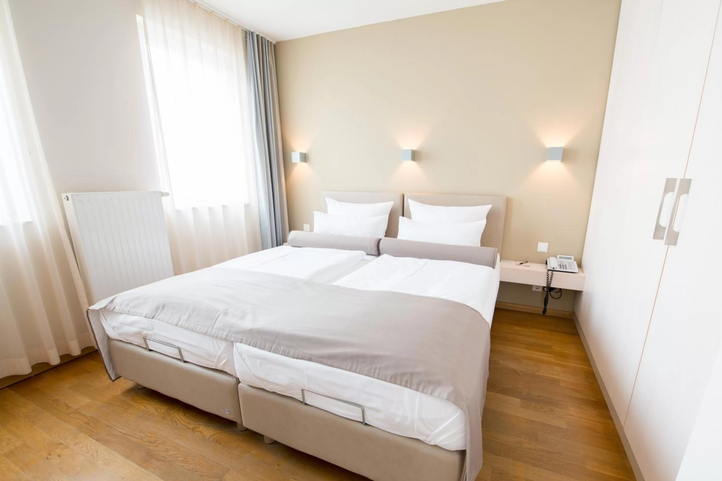 Photo of the whole room, Bed in Nymphe Strandhotel & Apartments