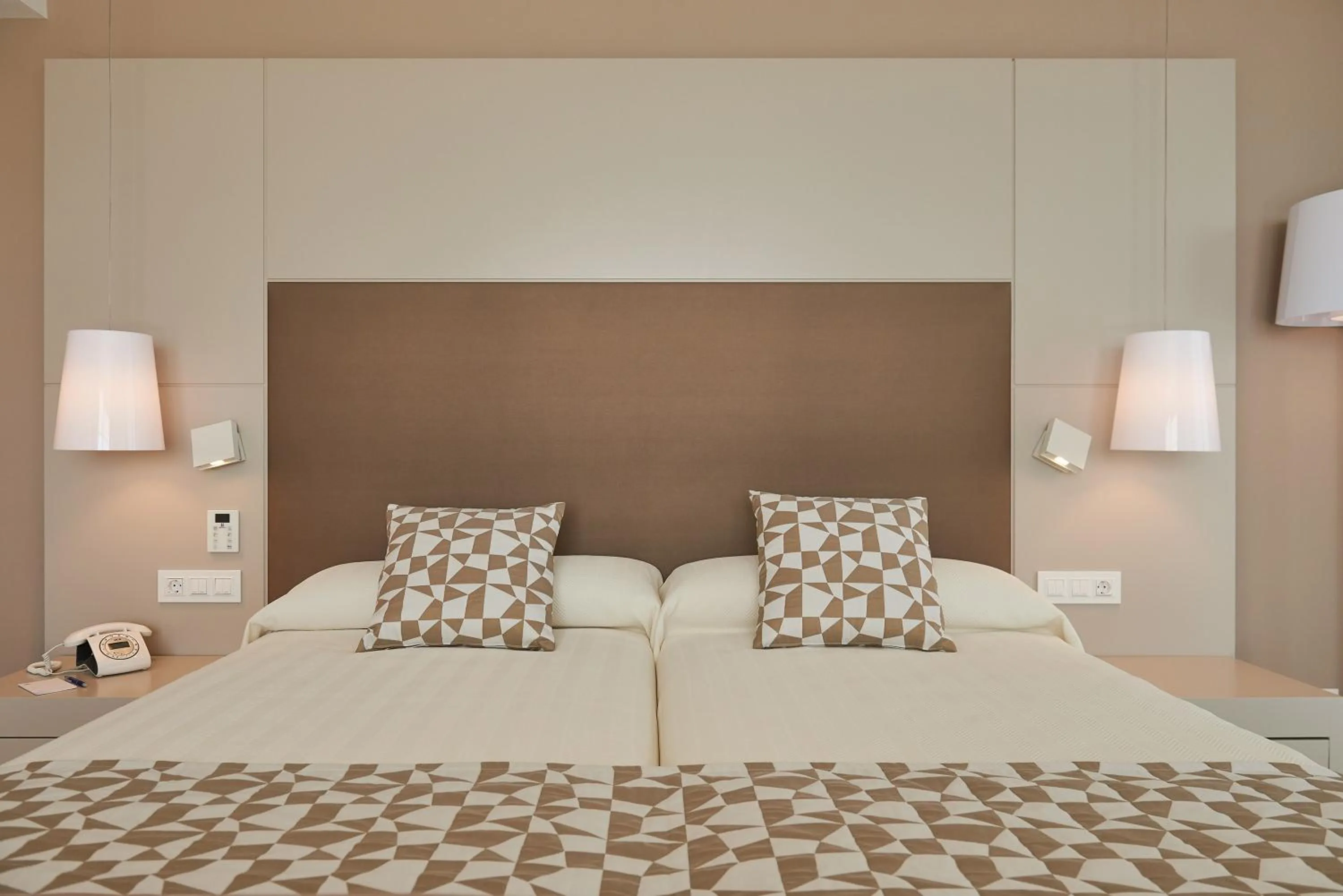 Bed in Hipotels Gran Playa de Palma