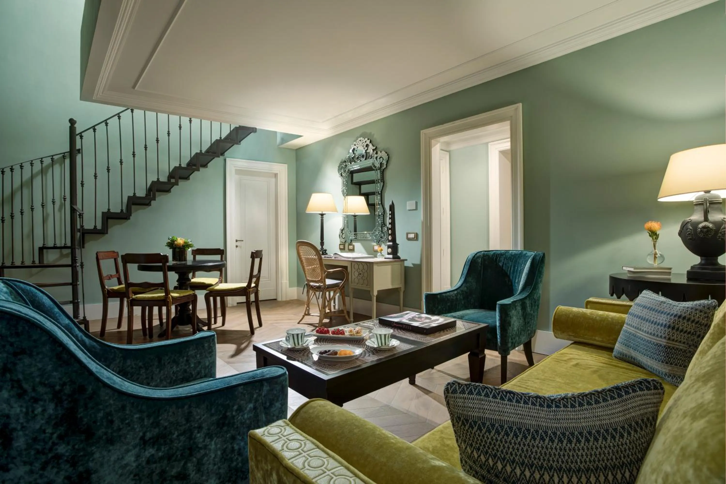 Living room in Rocco Forte Hotel De La Ville