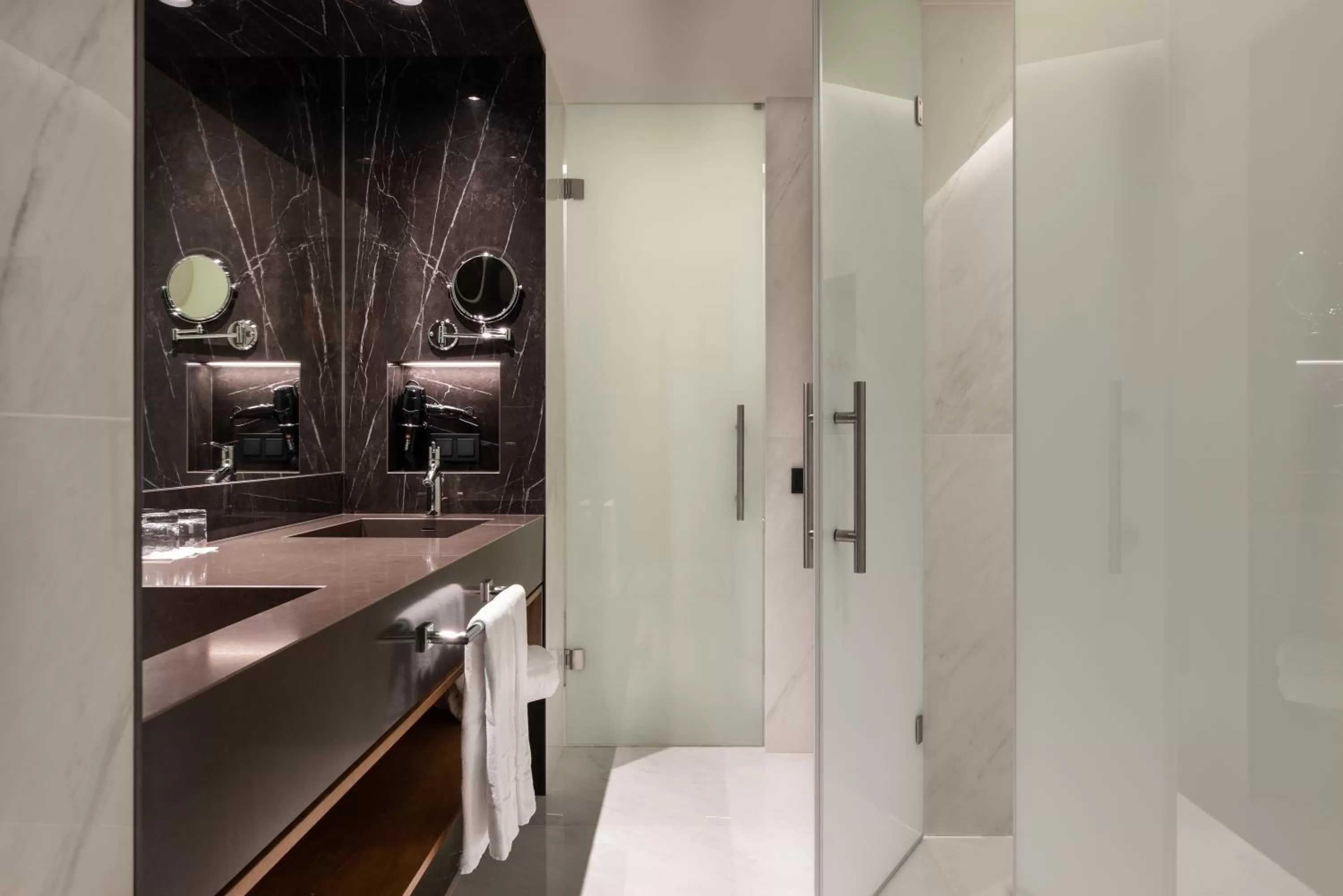 Toilet in Eurostars Aliados