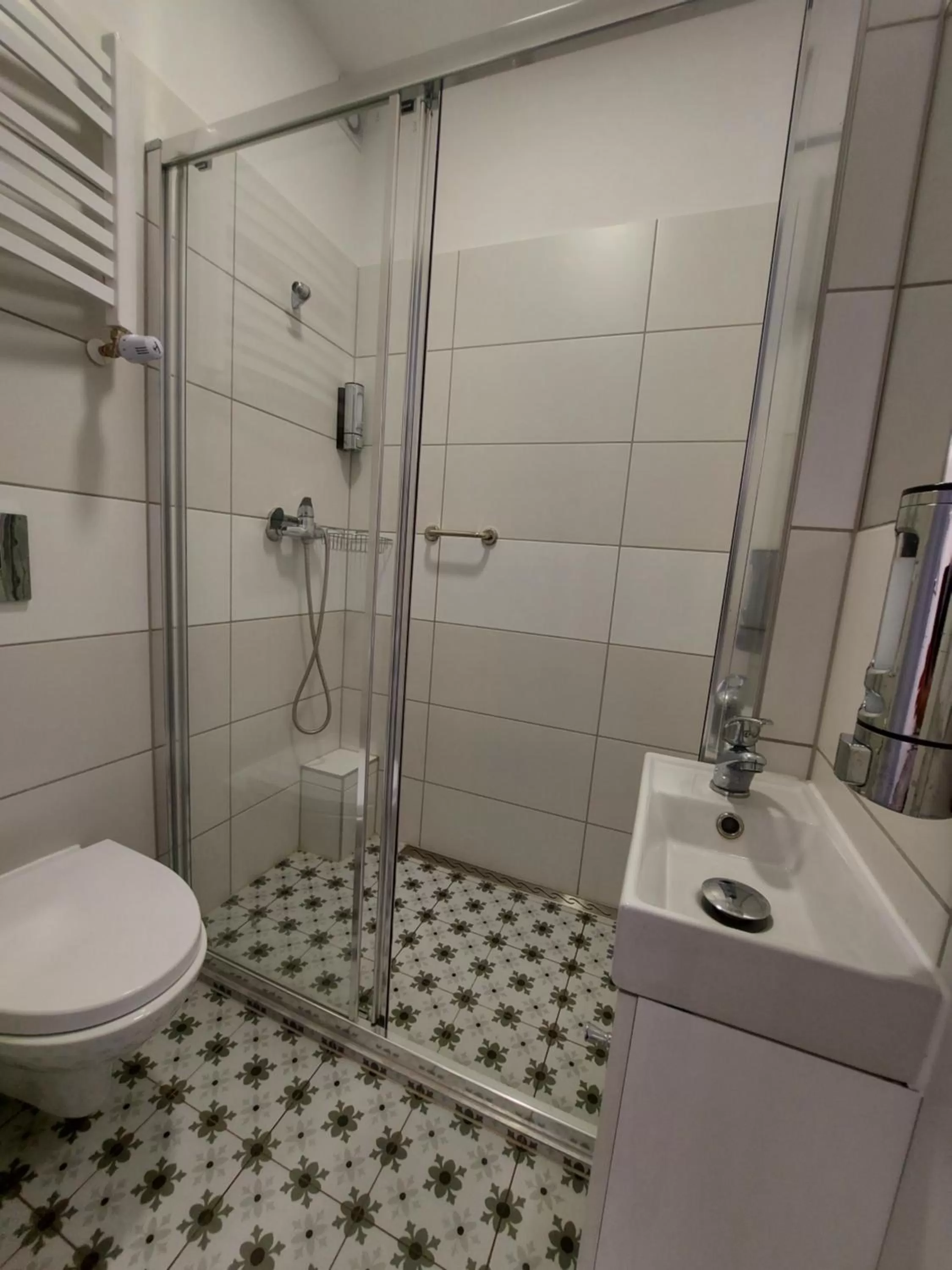 Bathroom in Kamienica1924