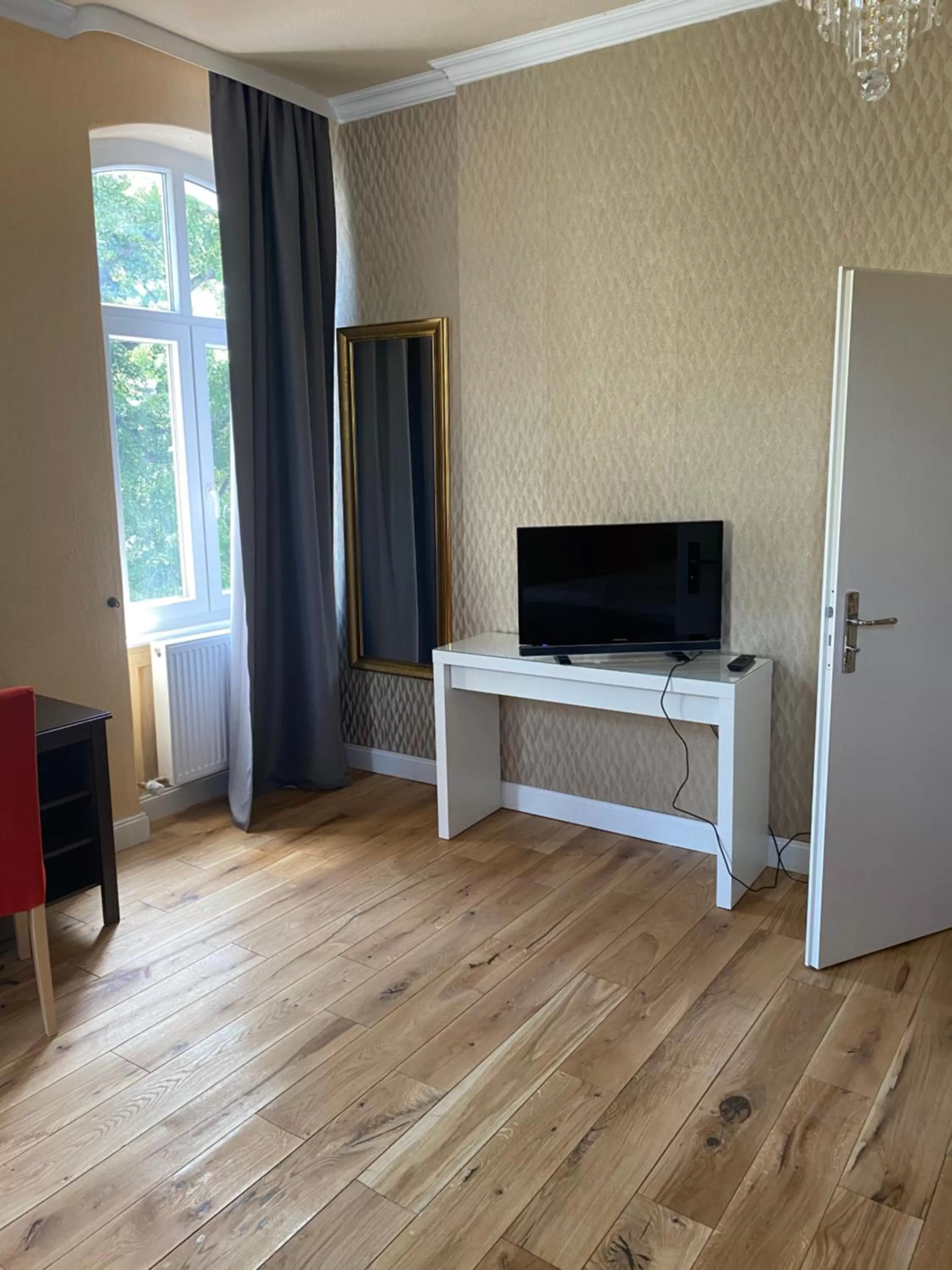 TV/Entertainment Center in Pension Zur Fähre