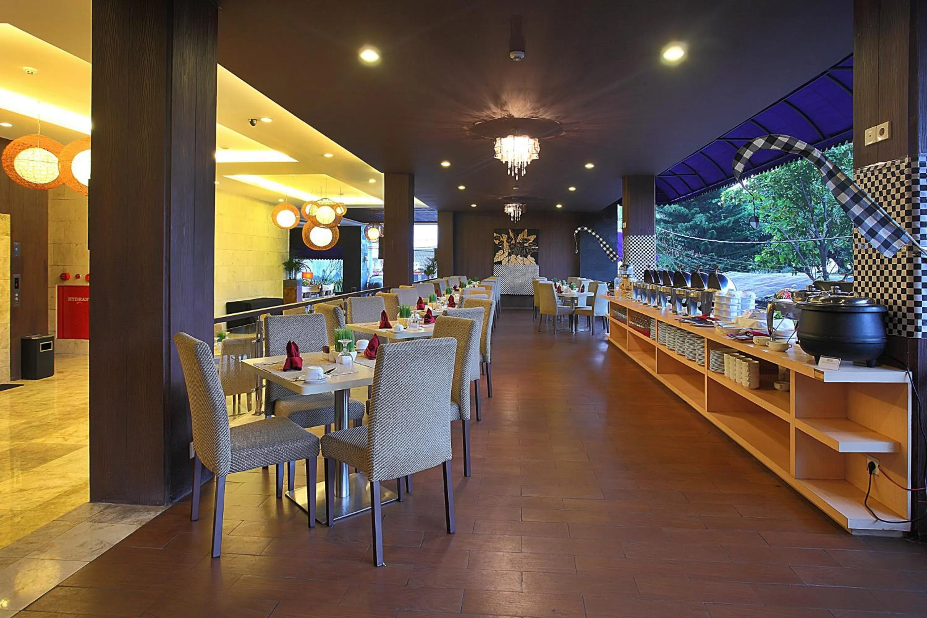 Restaurant/places to eat in Serela Kuta by KAGUM Hotels