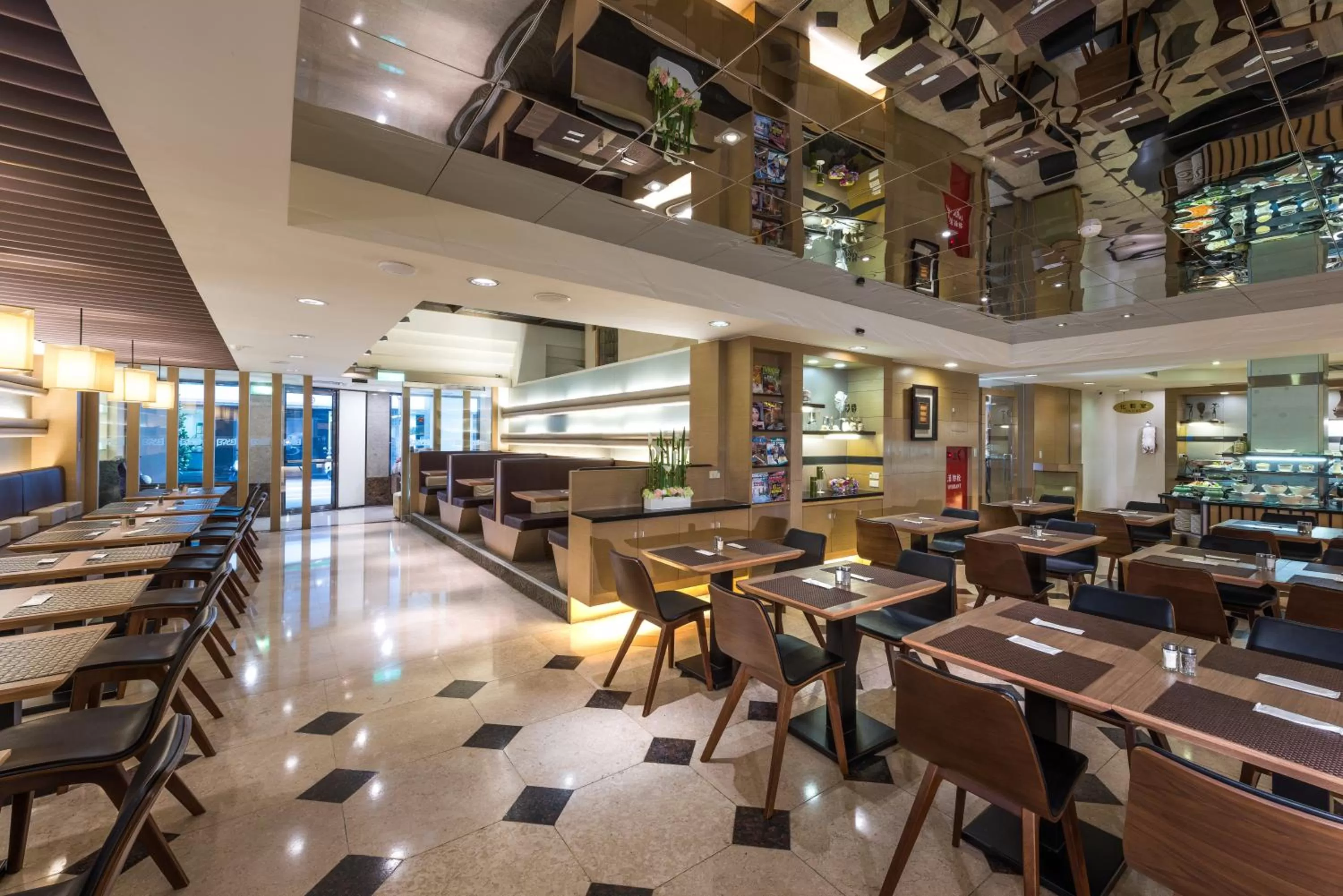 Buffet breakfast in Shin Yuan Celeb Metro Hotel