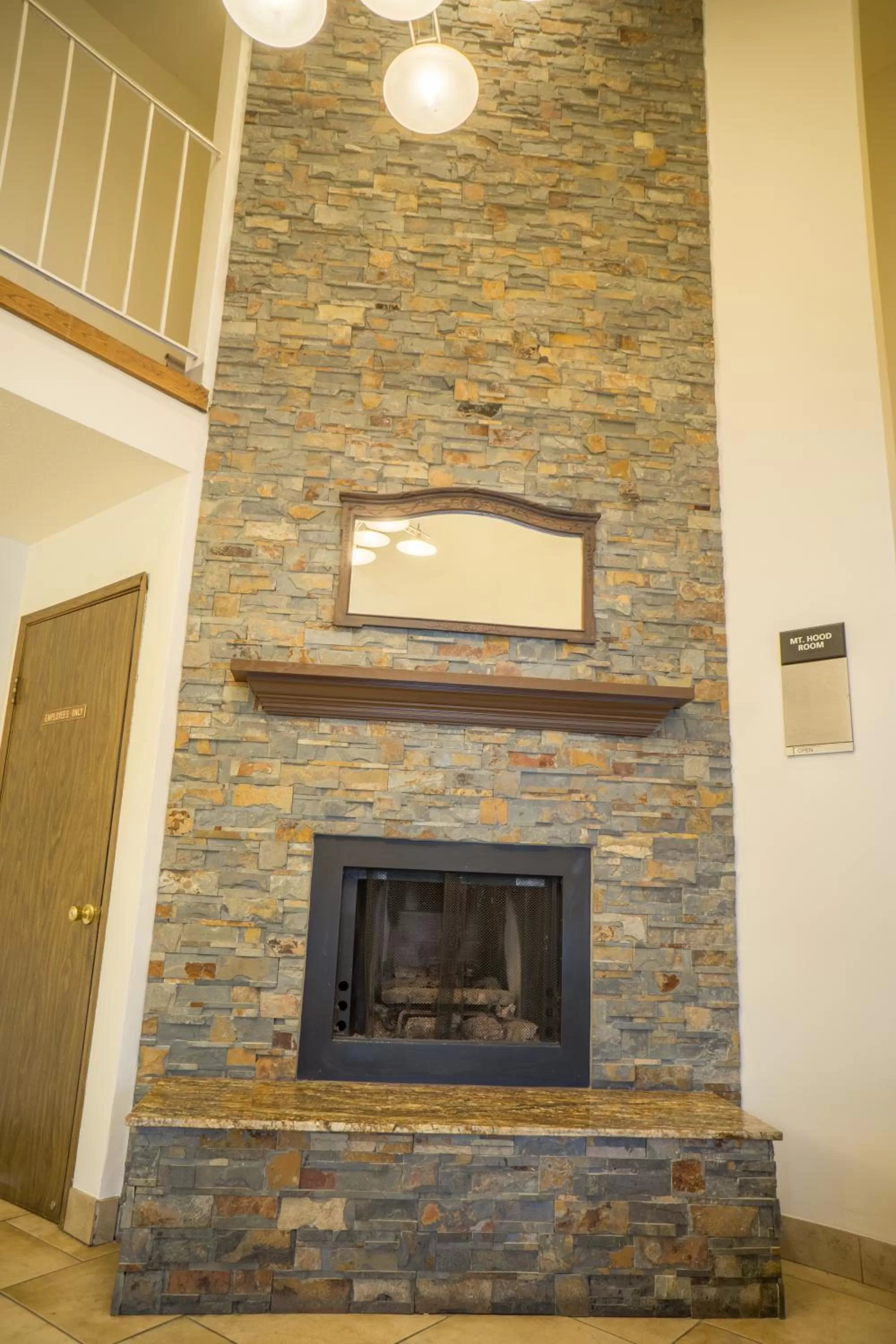 Lobby or reception in Sunnyside Inn and Suites