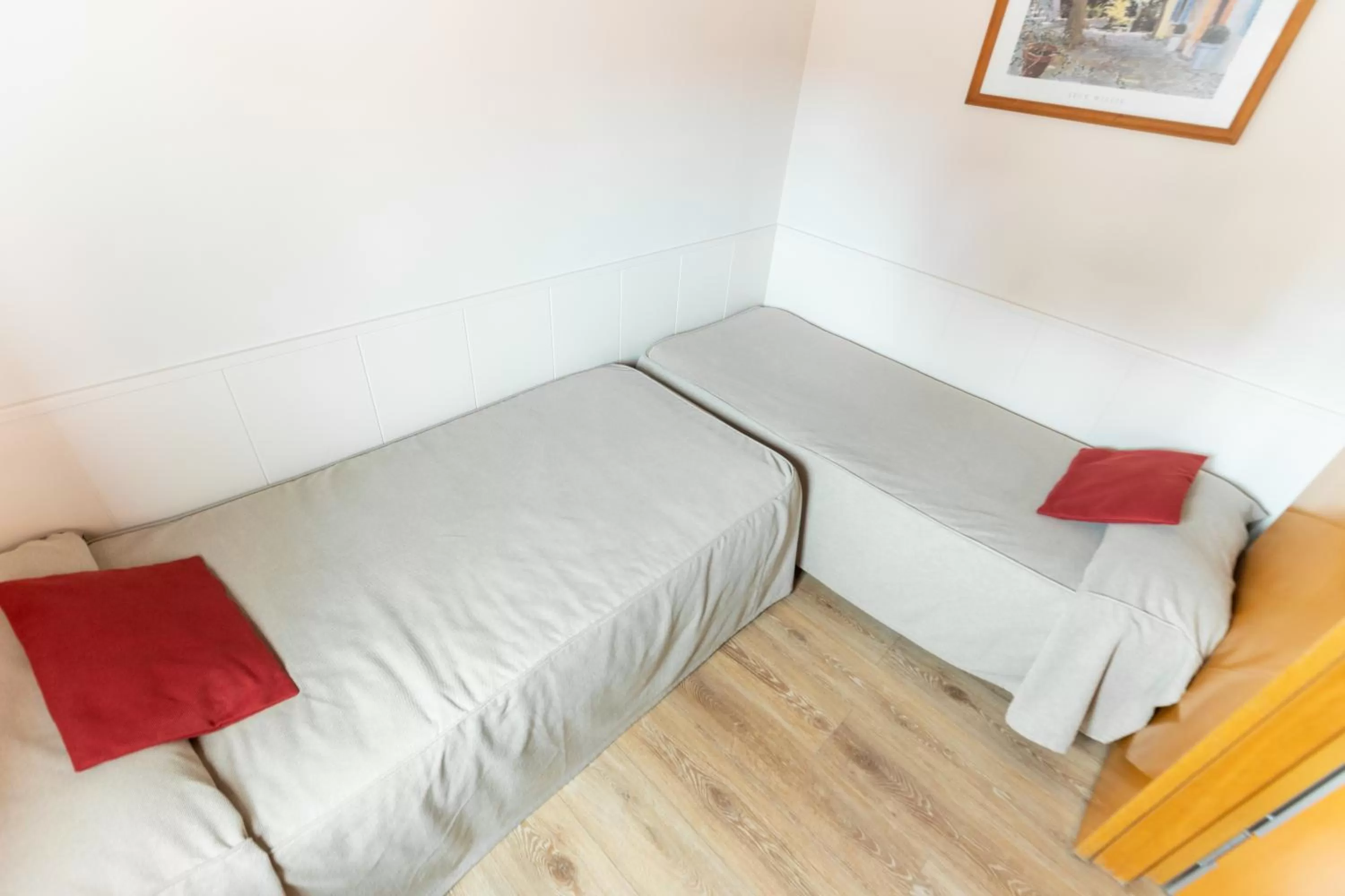 Bed in Atica Apartments - by Weflating