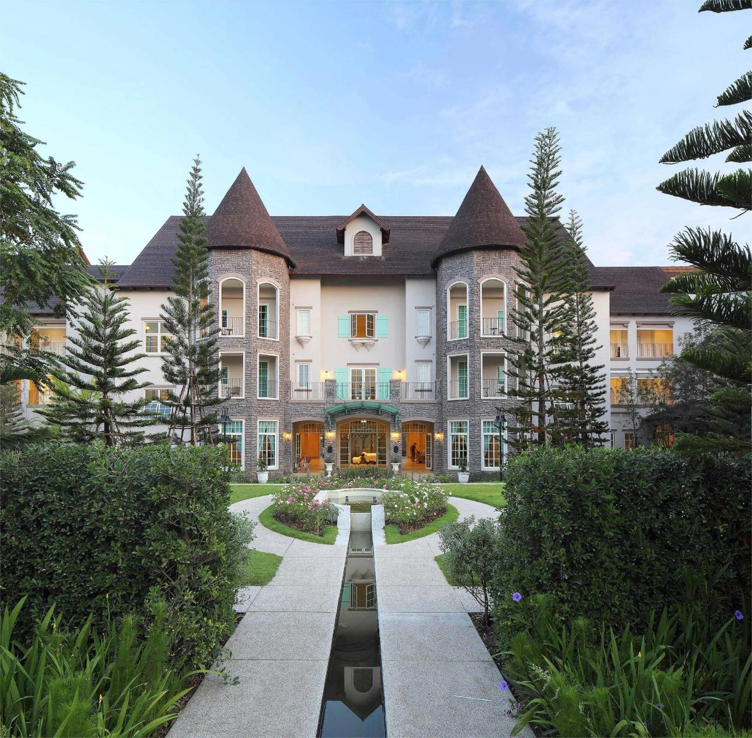 Facade/entrance in U Khao Yai