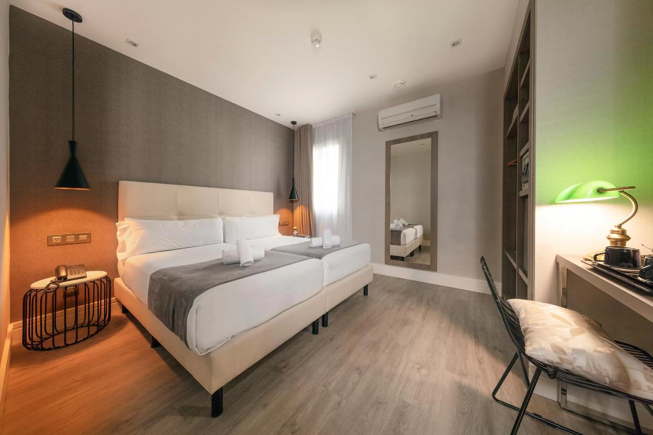 Photo of the whole room, Bed in Hotel Oasis