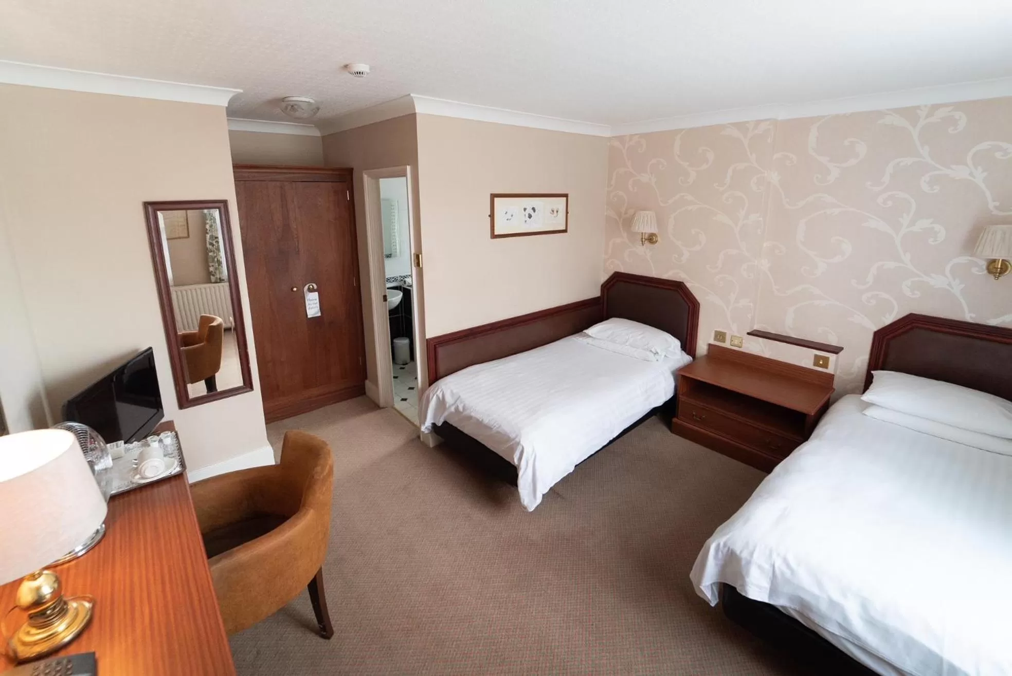 Photo of the whole room, Bed in Littlebury Hotel