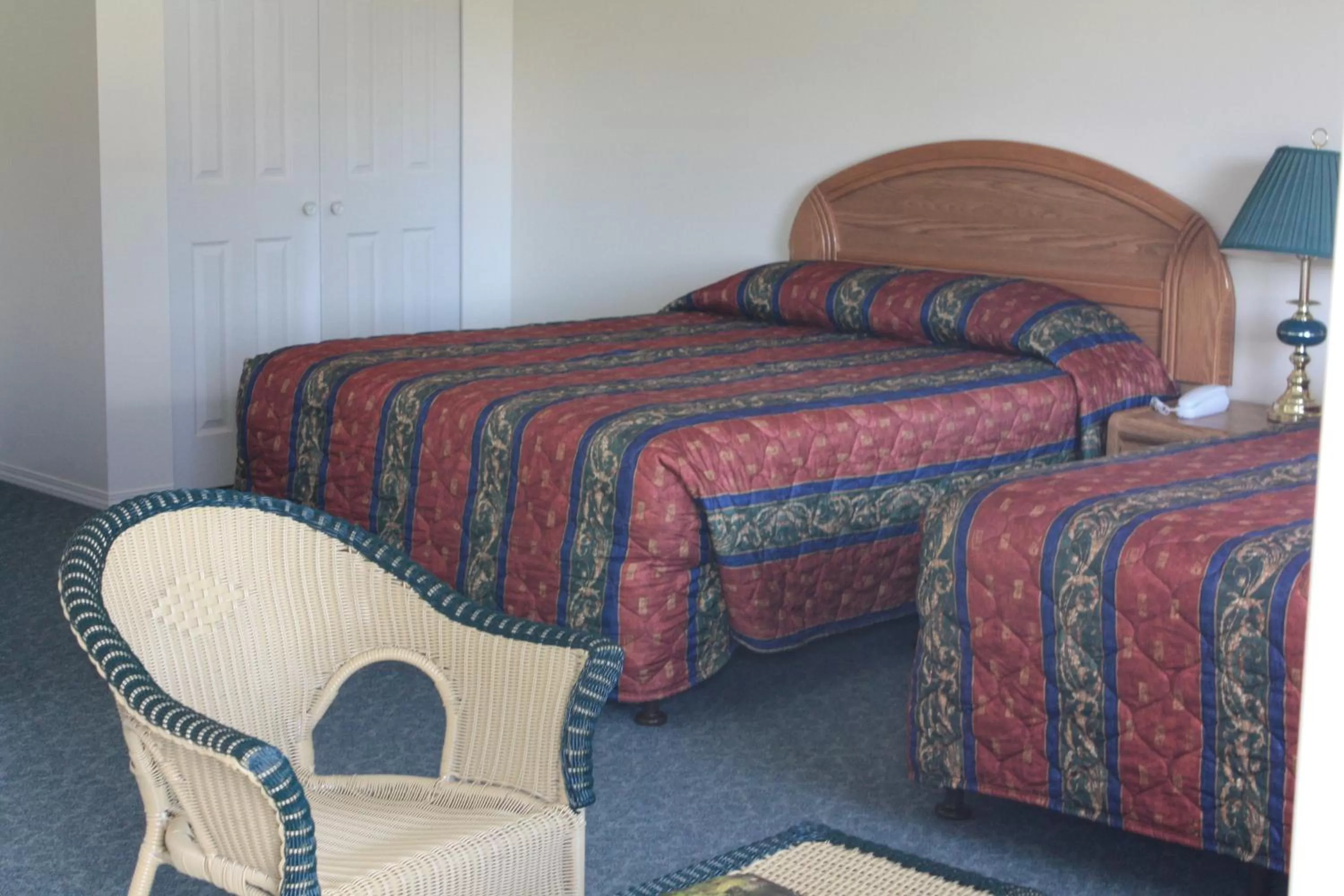 Bedroom, Bed in Sunny Beach Motel