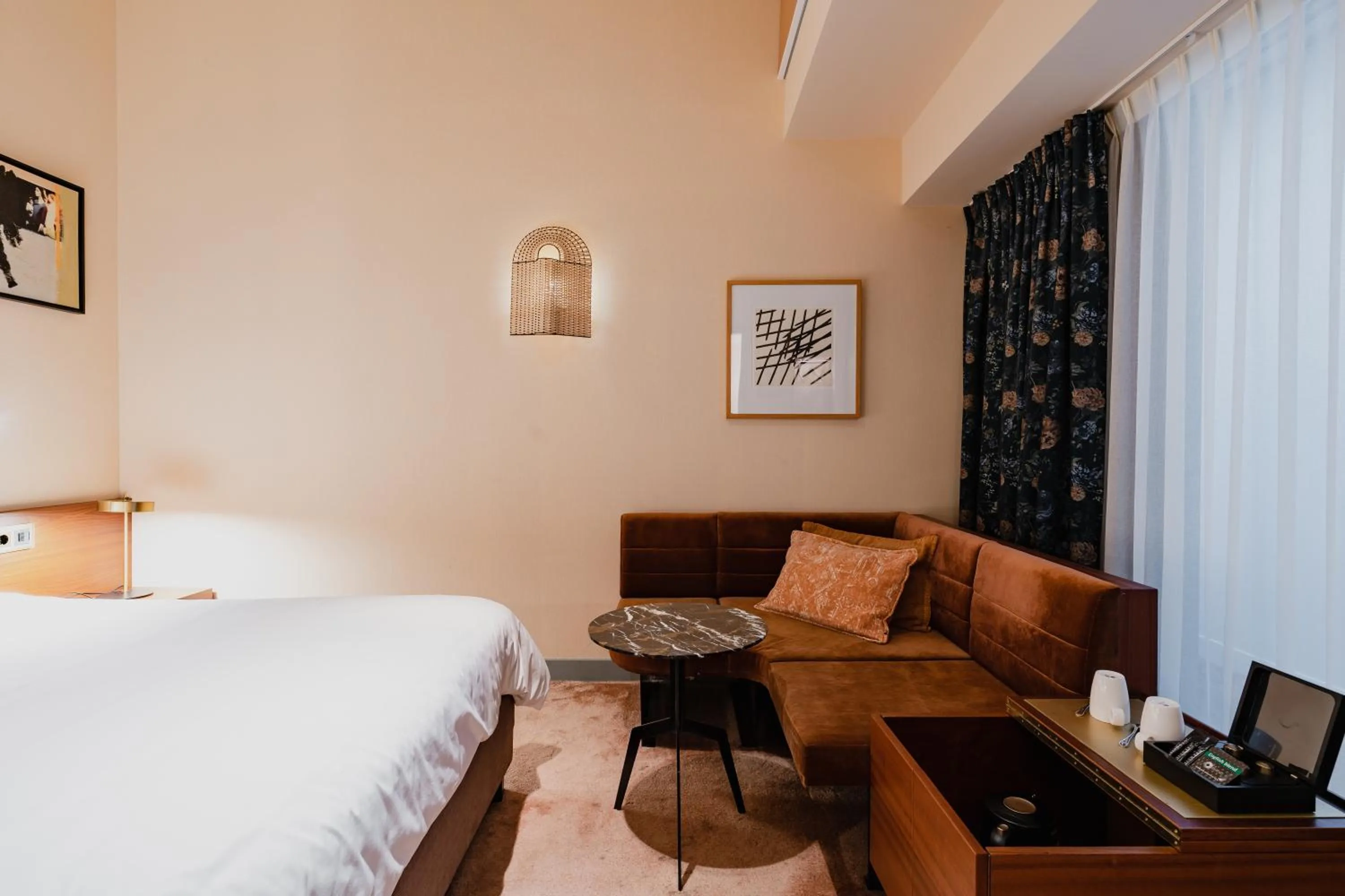 Seating area, Bed in Hotel Mercier