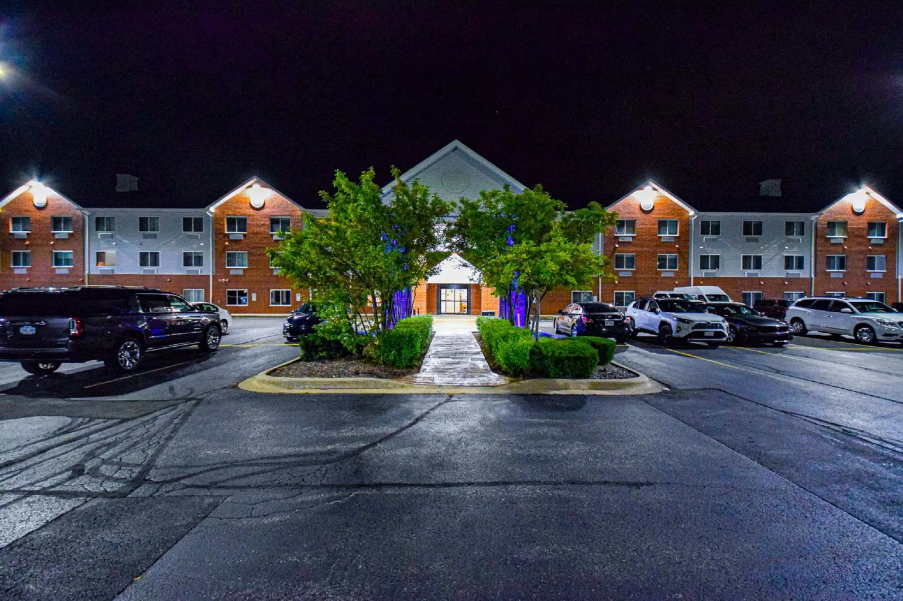 Property building in Holiday Inn Express Chicago Northwest-Vernon Hills by IHG