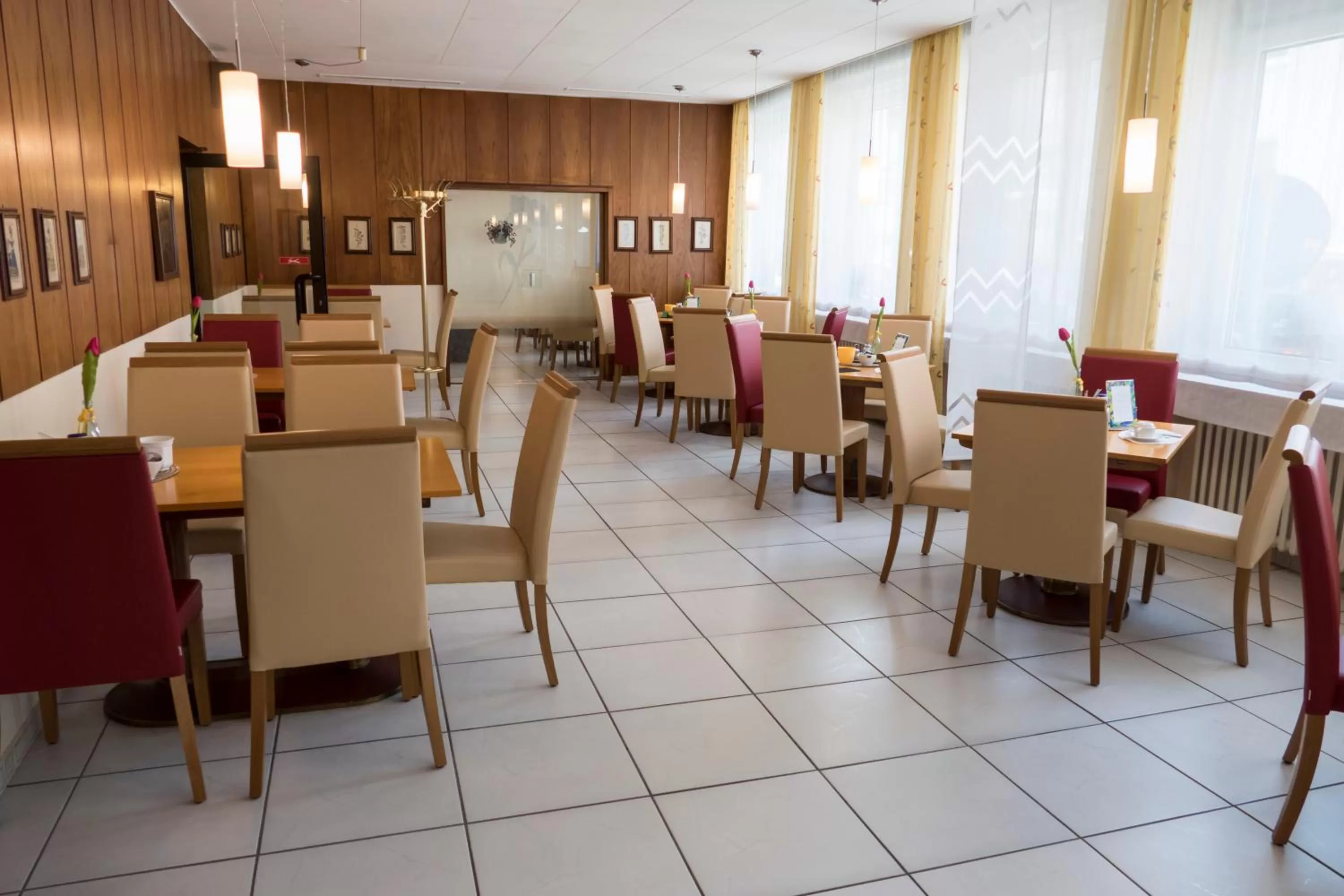 Restaurant/places to eat in Hotel Excelsior