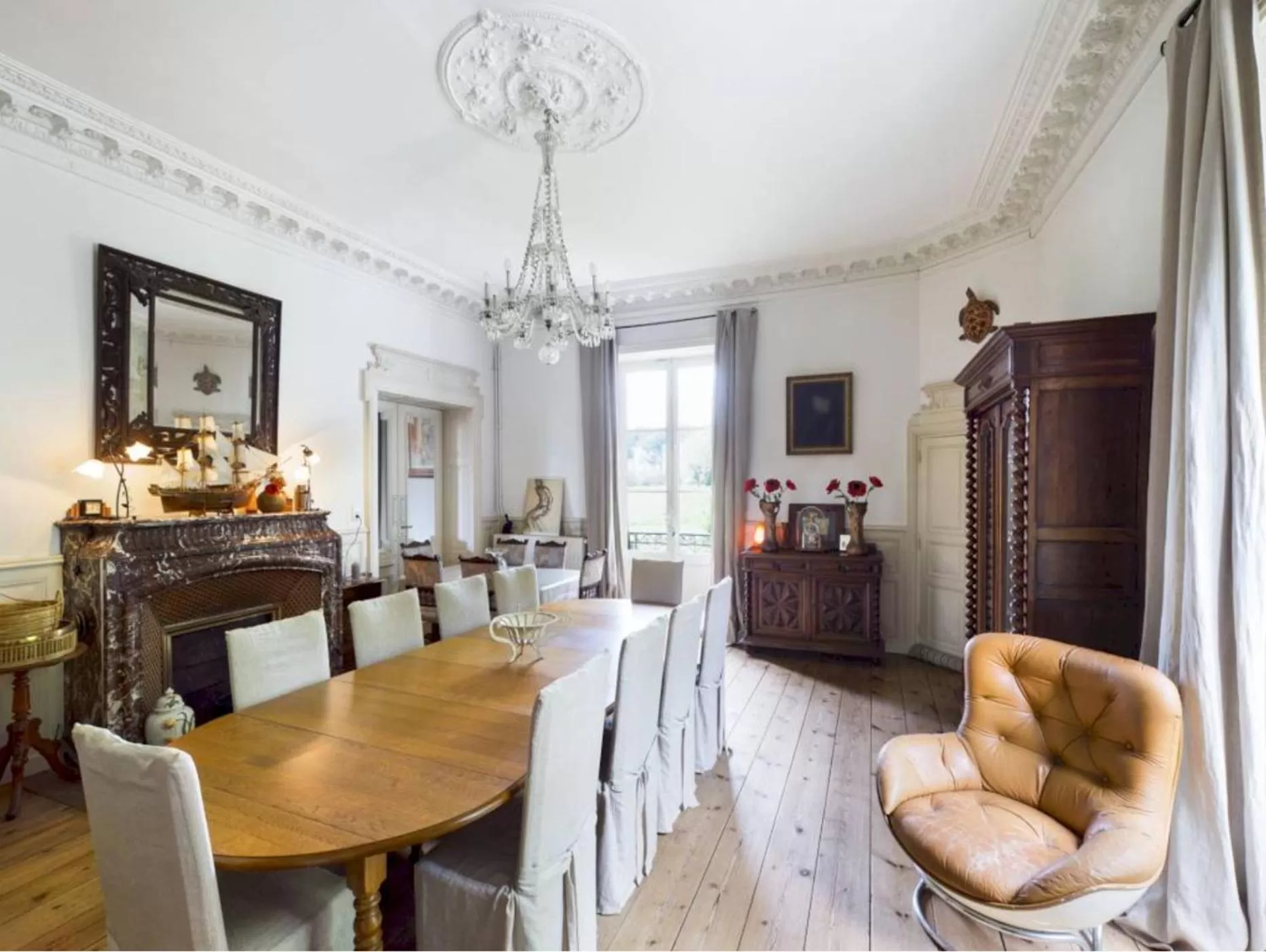 Seating area, Dining Area in Queen's Escape