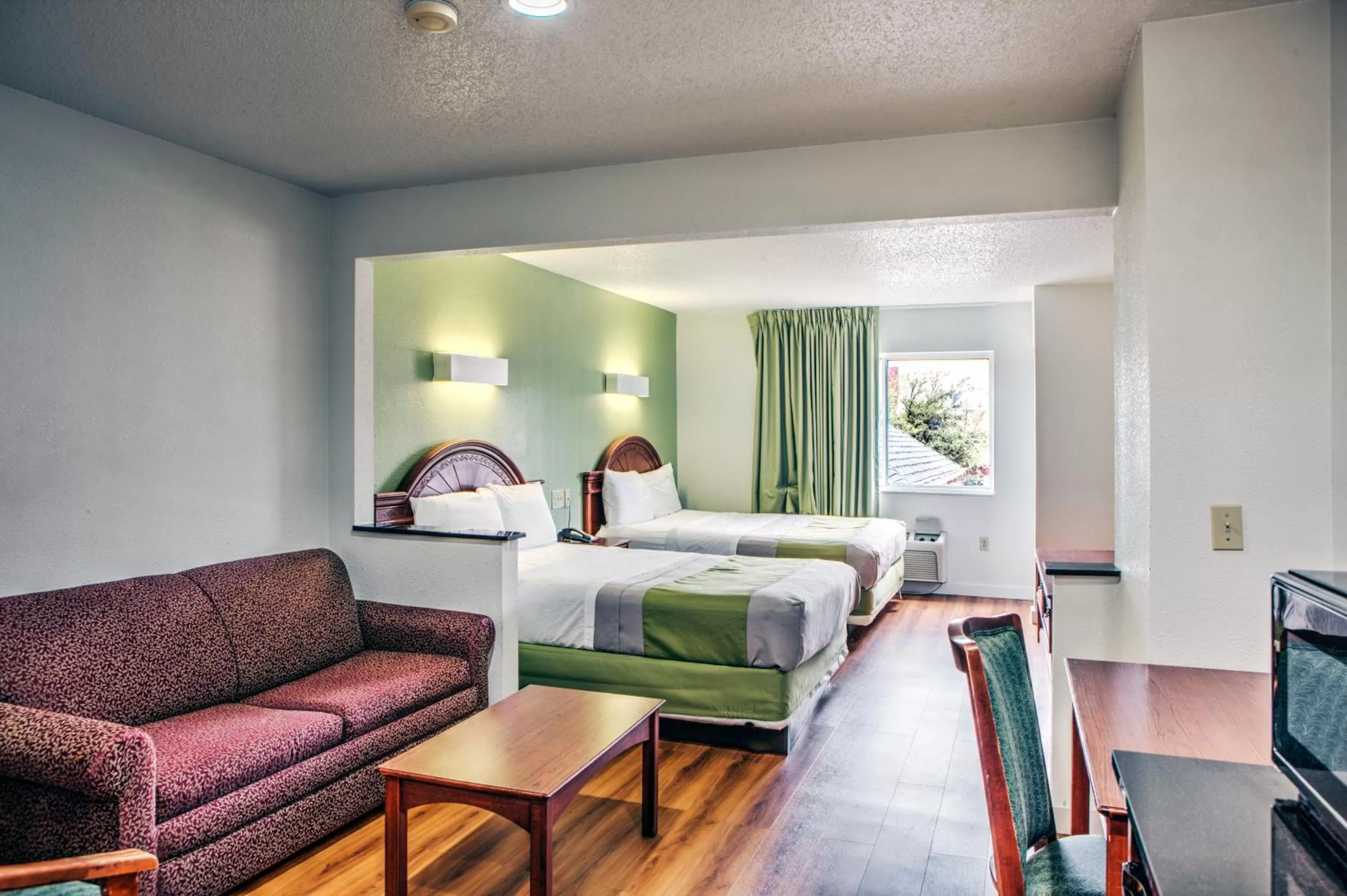 Bedroom, Bed in Motel 6-Dallas, TX - Northwest