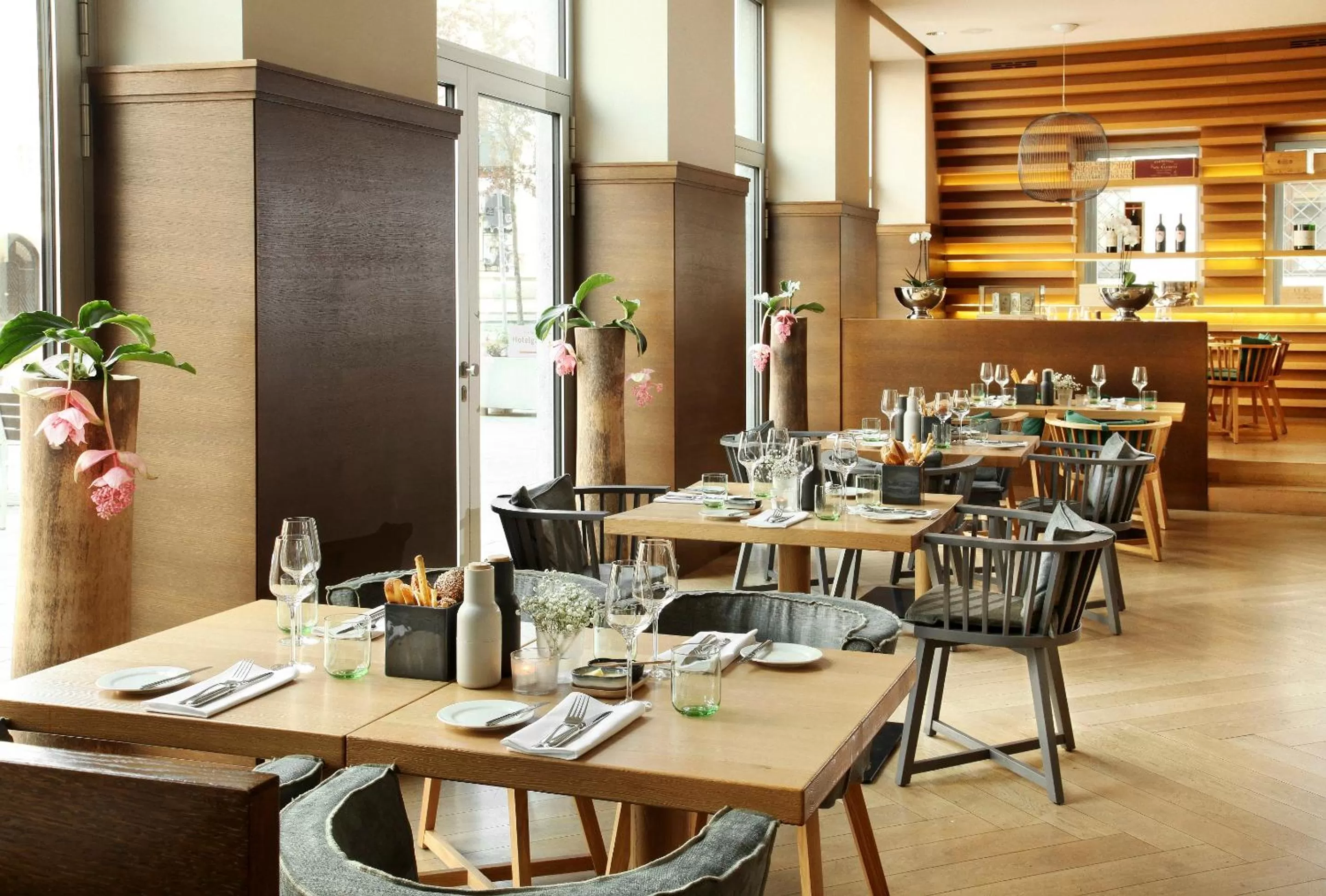 Restaurant/places to eat in Hotel Maximilian’s