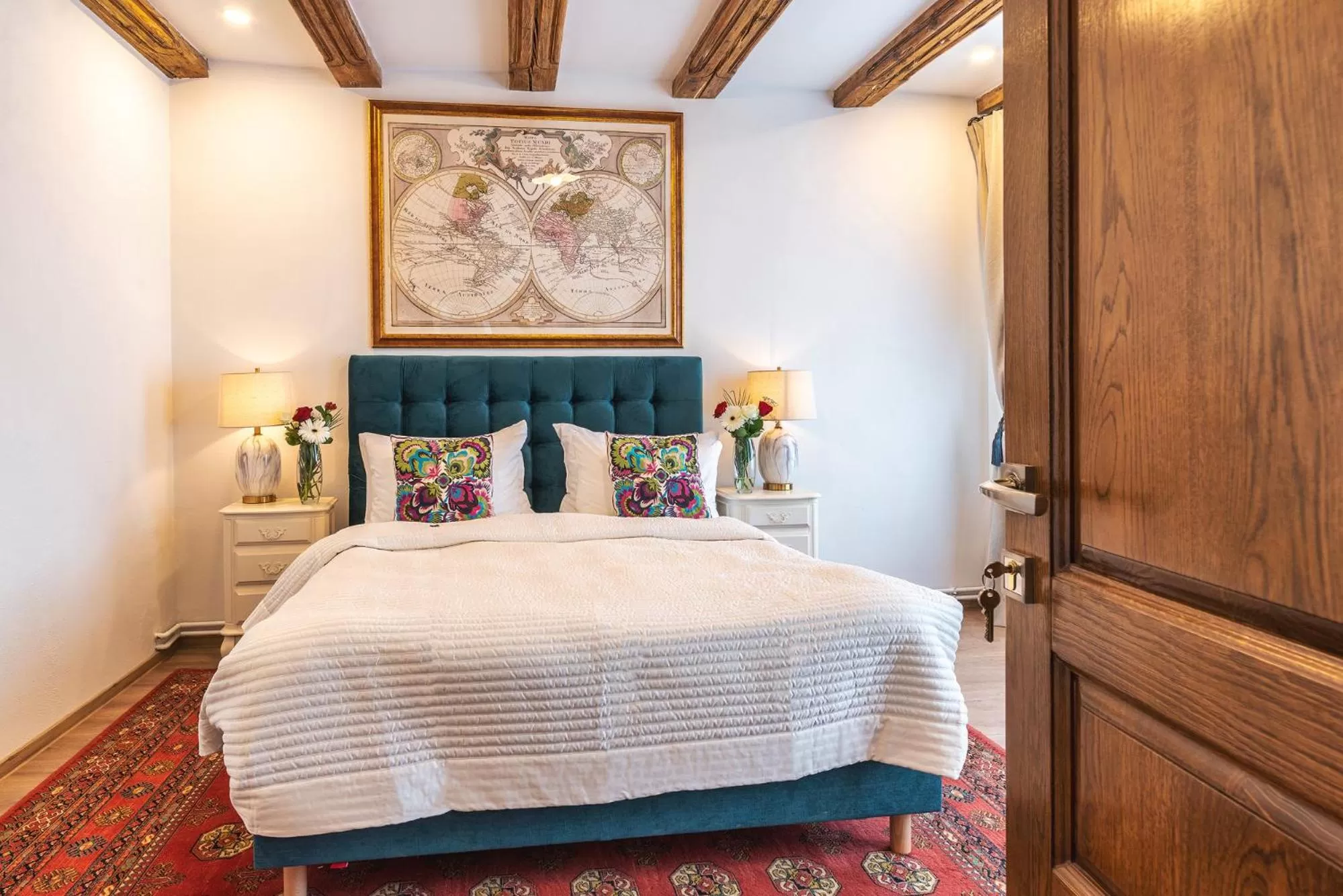 Bed in Nikolas Haus Central Location with Free Parking