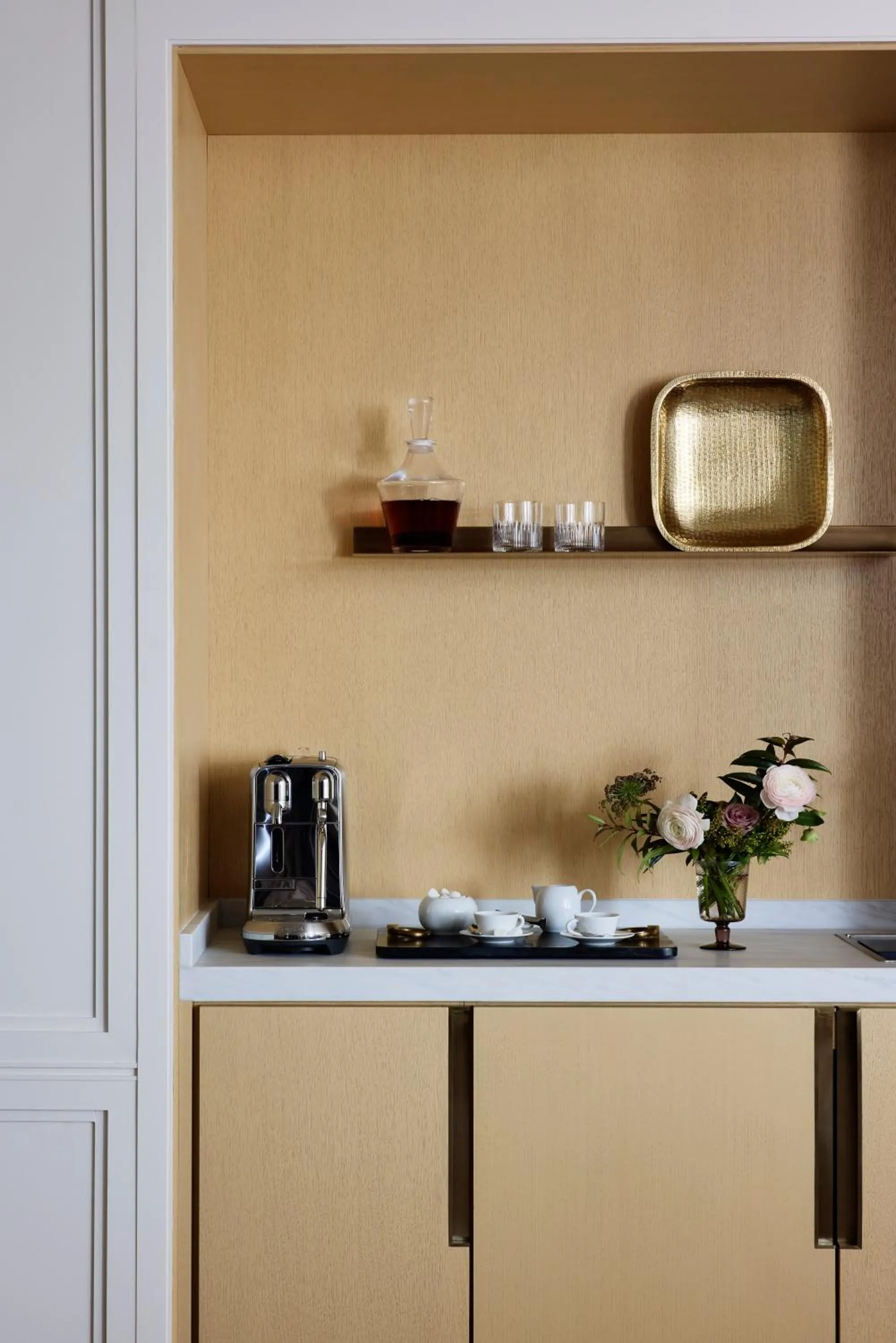 Coffee/tea facilities in The Newbury Boston